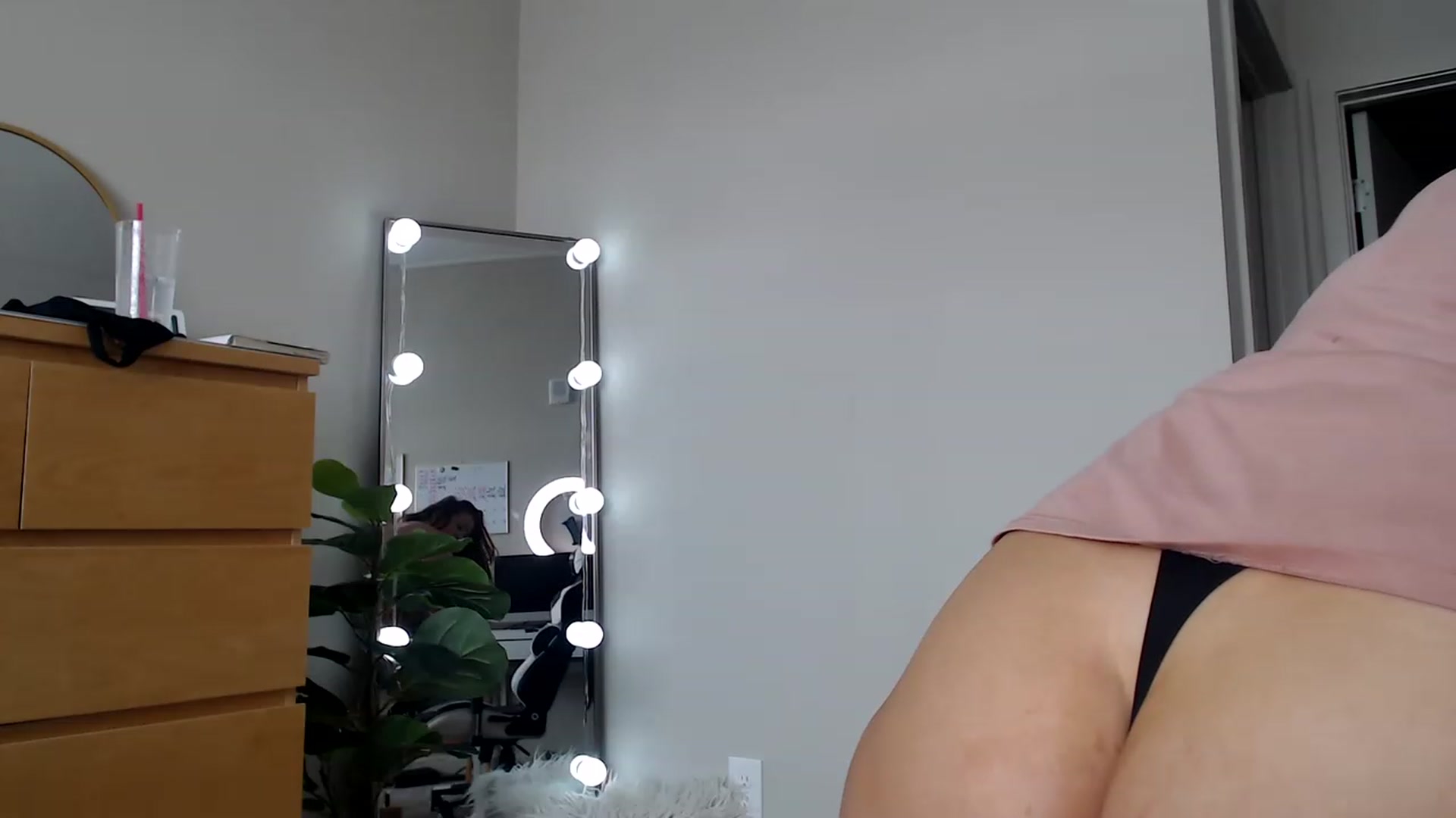 Gallery image thumbnail from Alexis_Anne's myfreecams stream on, 06/09/2023, 23:35 image 6 of 20