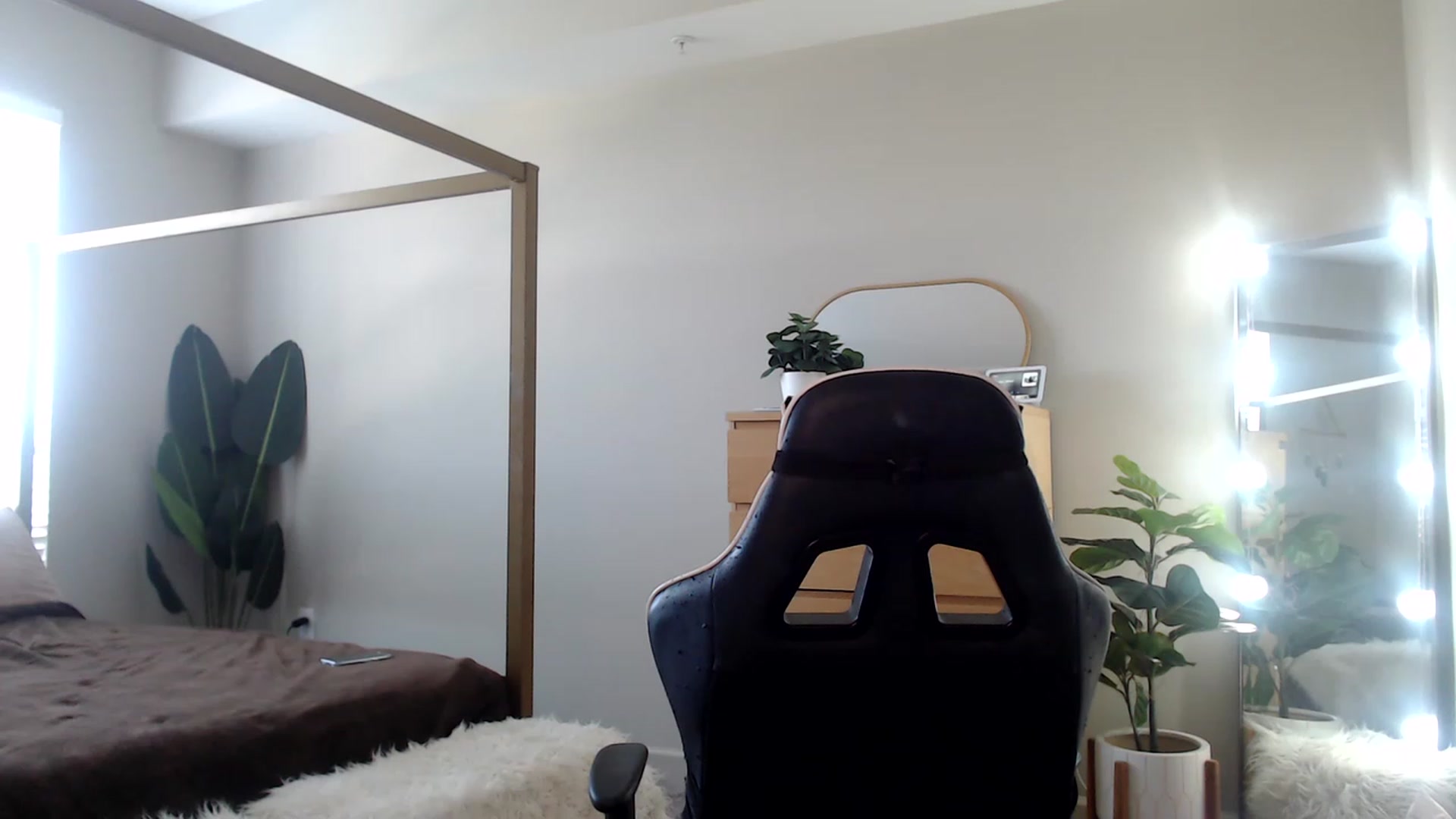 Gallery image thumbnail from Alexis_Anne's myfreecams stream on, 06/11/2023, 14:55 image 2 of 20