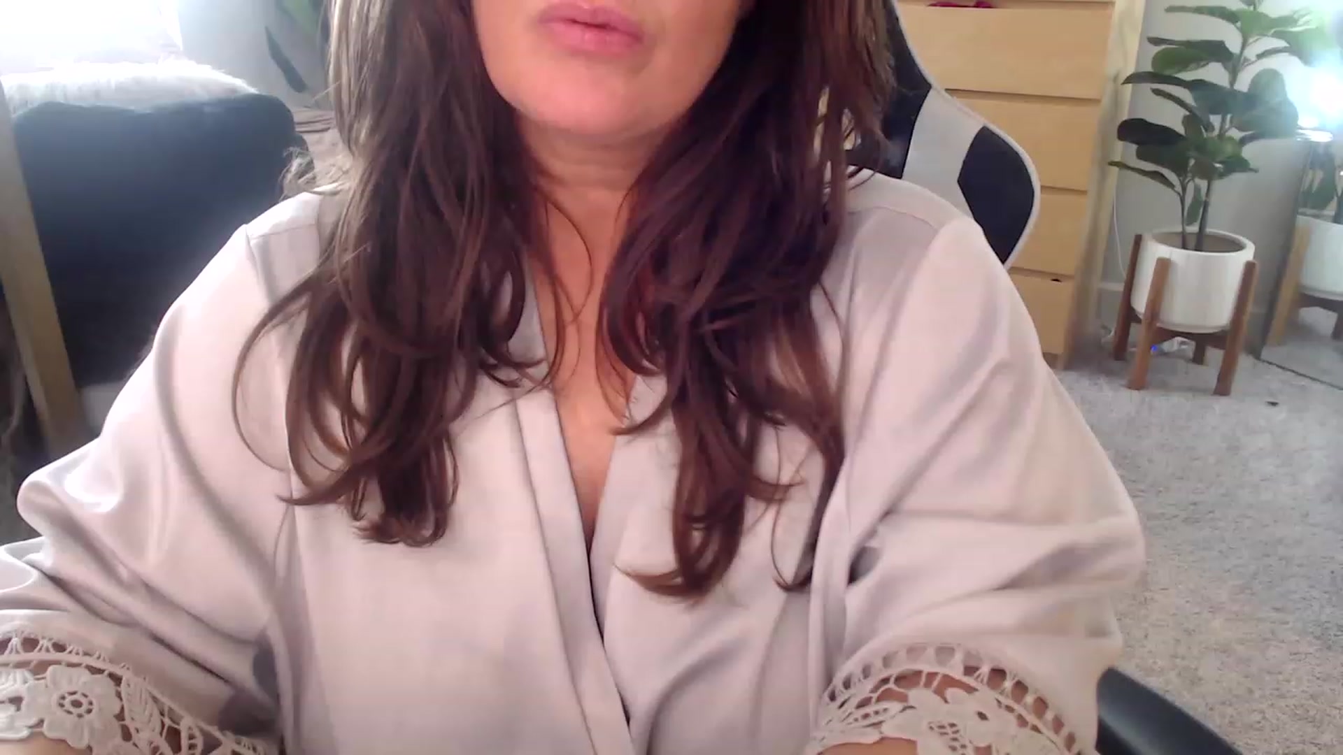 Gallery image thumbnail from Alexis_Anne's myfreecams stream on, 06/11/2023, 22:17 image 10 of 20