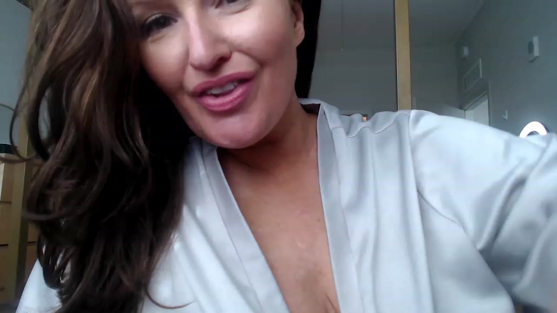 Gallery image thumbnail from Alexis_Anne's myfreecams stream on, 06/11/2023, 22:17 image 13 of 20