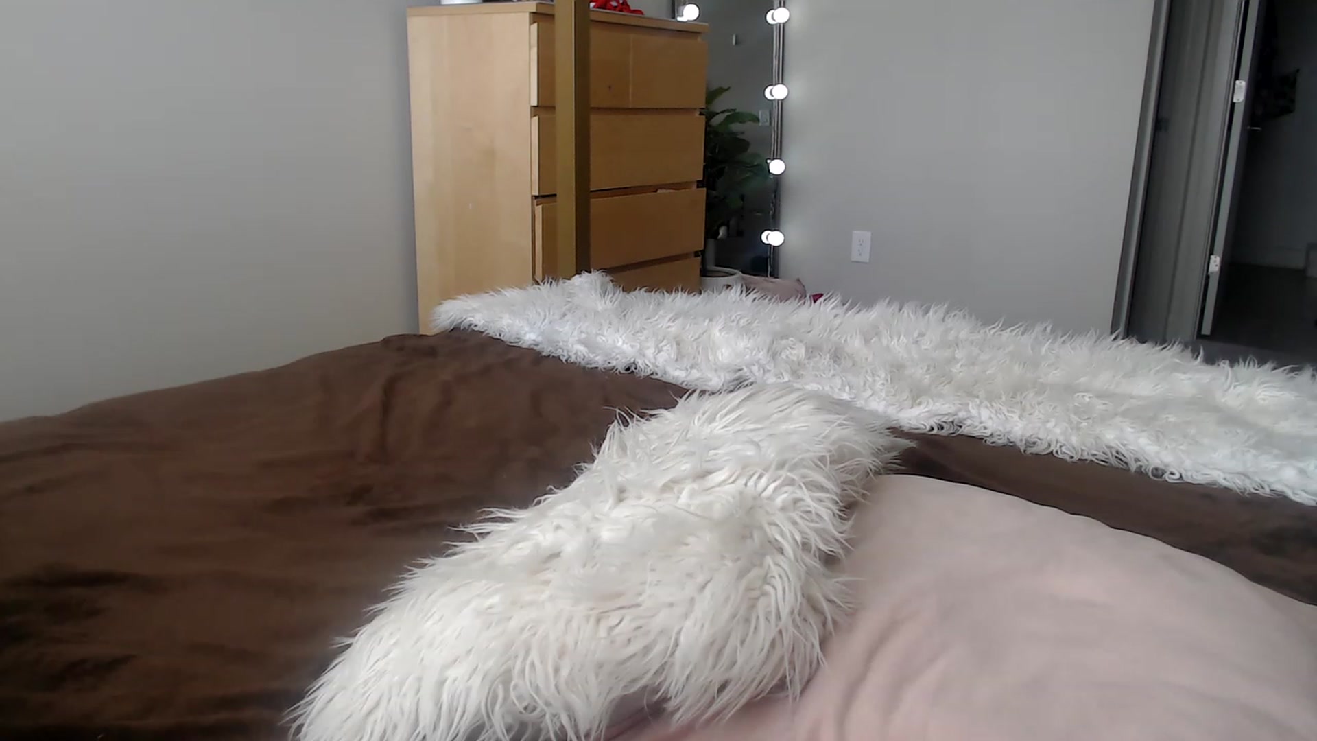 Gallery image thumbnail from Alexis_Anne's myfreecams stream on, 06/14/2023, 18:41 image 18 of 20