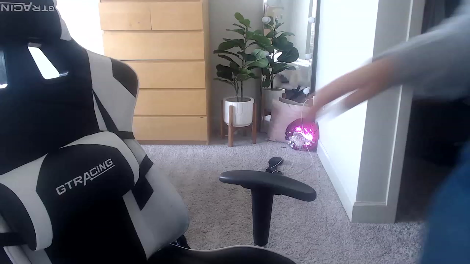 Gallery image thumbnail from Alexis_Anne's myfreecams stream on, 06/18/2023, 20:45 image 1 of 20
