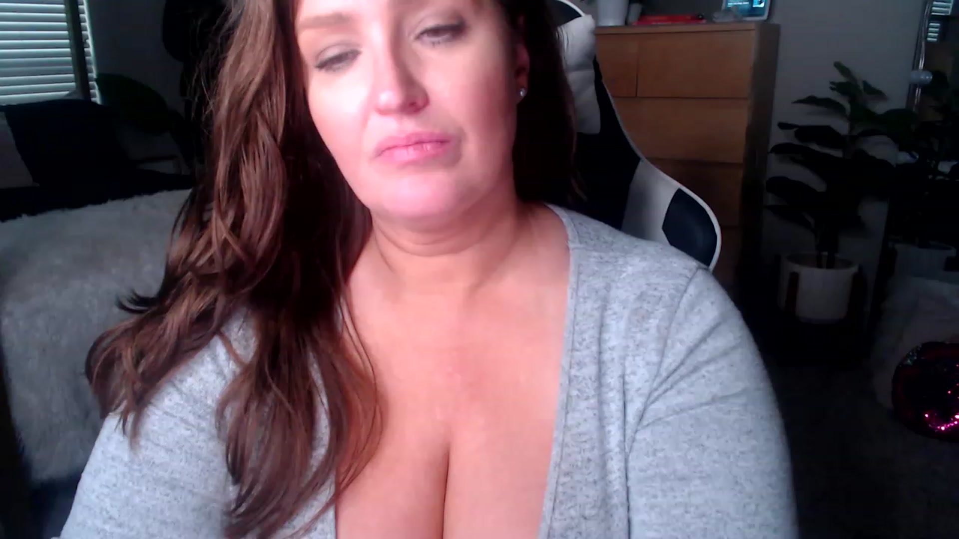 Gallery image thumbnail from Alexis_Anne's myfreecams stream on, 07/04/2023, 24:00 image 16 of 20