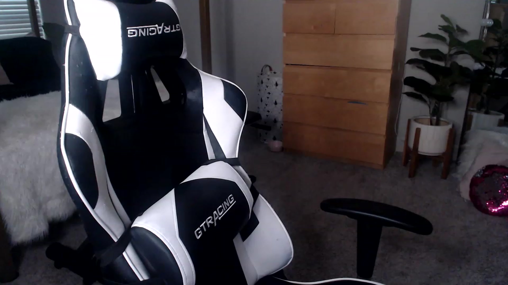 Gallery image thumbnail from Alexis_Anne's myfreecams stream on, 07/04/2023, 24:00 image 8 of 20