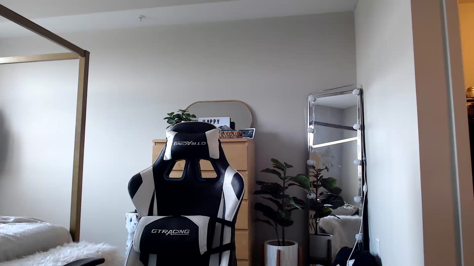 Gallery image thumbnail from Alexis_Anne's myfreecams stream on, 07/13/2023, 16:00 image 3 of 20