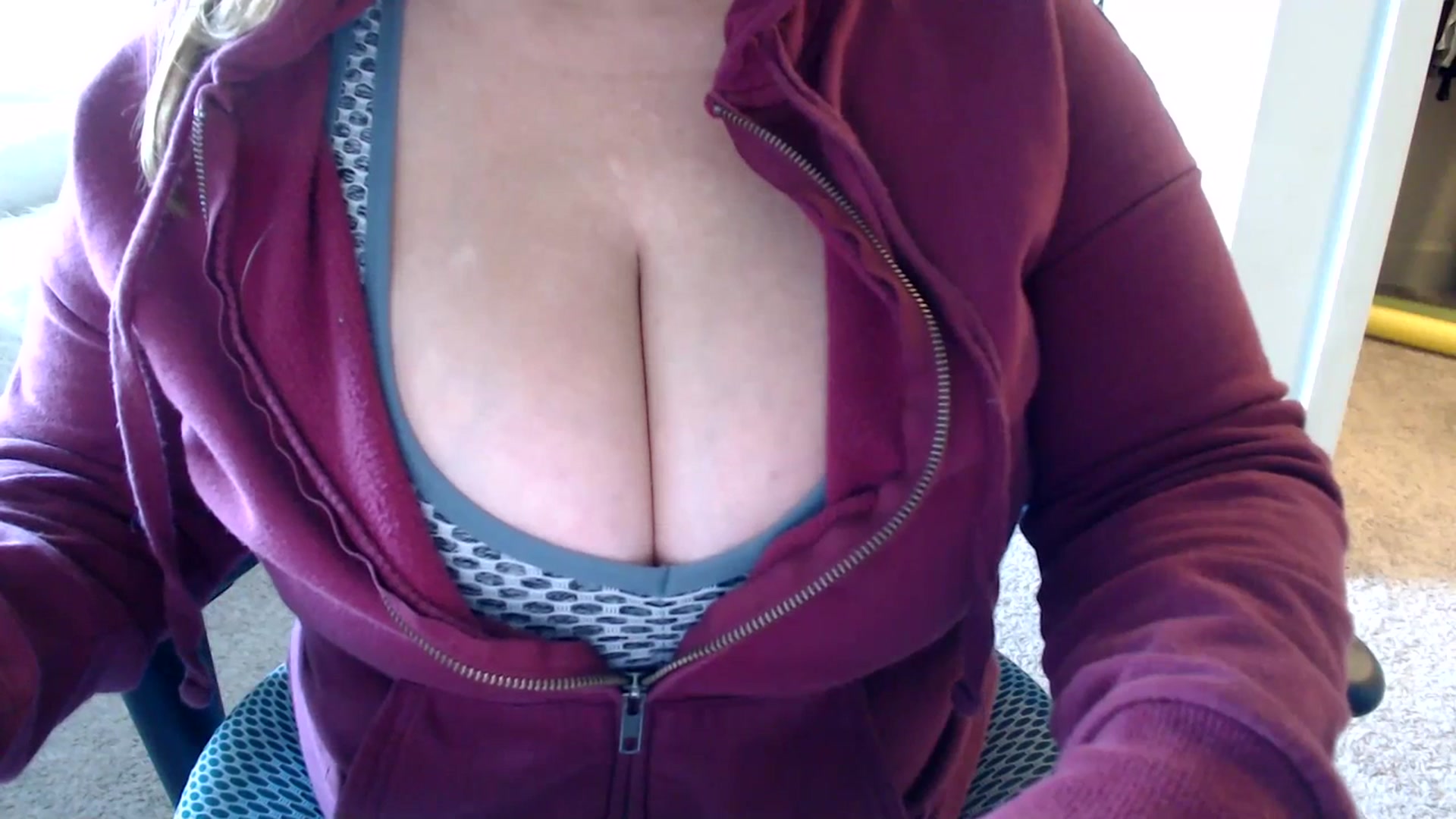 Gallery image thumbnail from Alexis_Anne's myfreecams stream on, 07/13/2023, 16:00 image 8 of 20