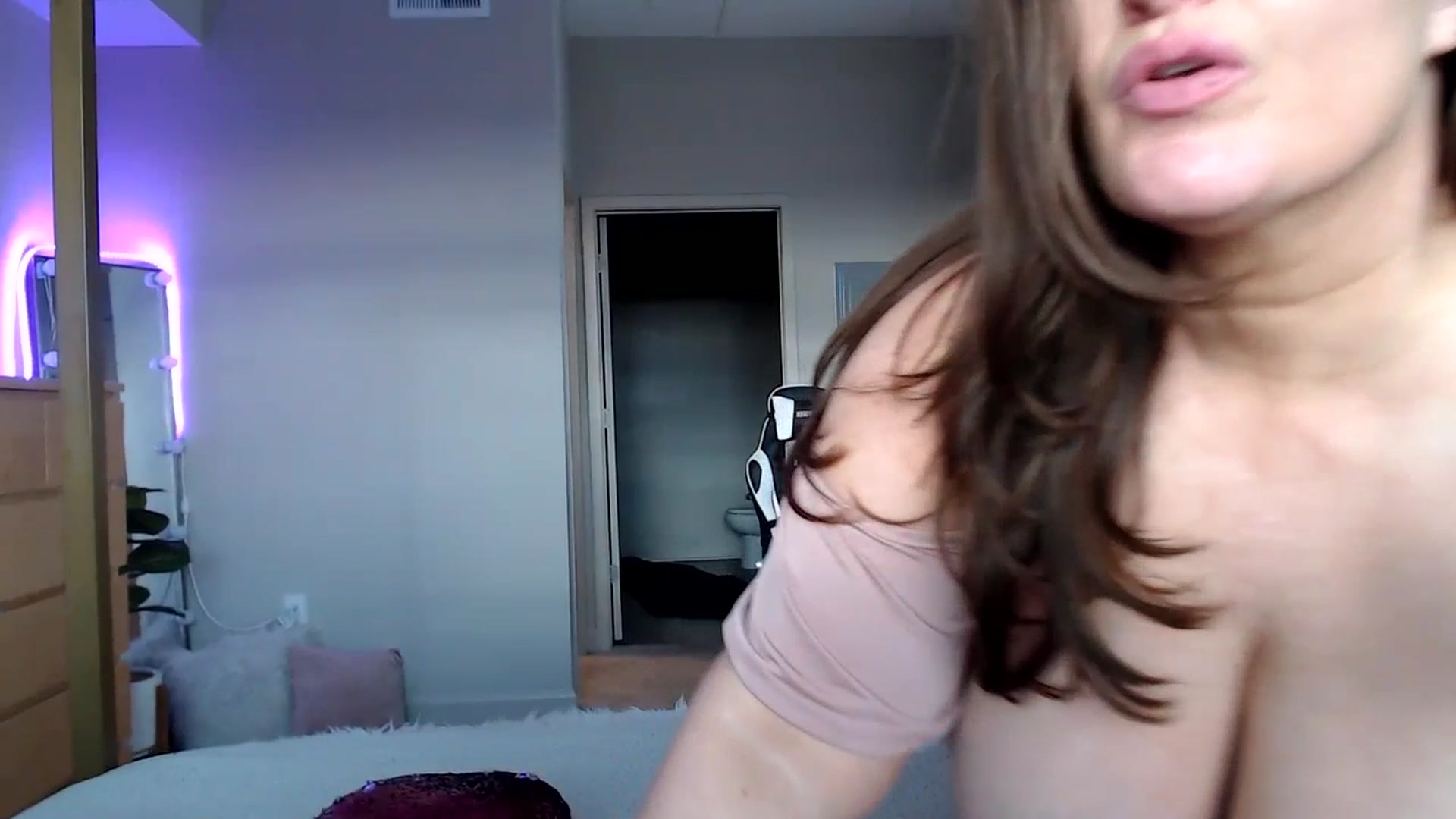 Gallery image thumbnail from Alexis_Anne's myfreecams stream on, 07/14/2023, 22:44 image 12 of 20