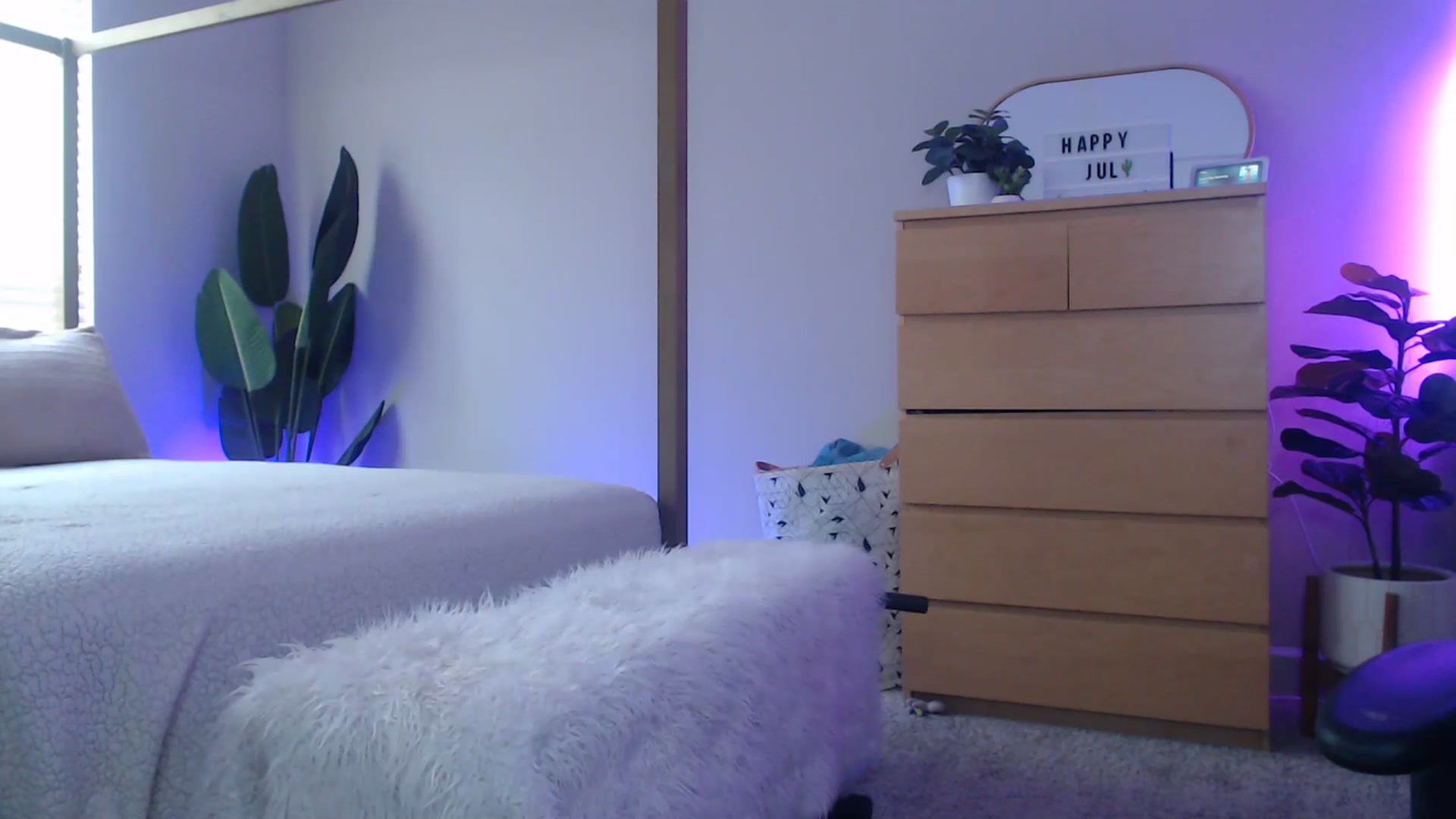 Gallery image thumbnail from Alexis_Anne's myfreecams stream on, 07/20/2023, 23:57 image 7 of 20