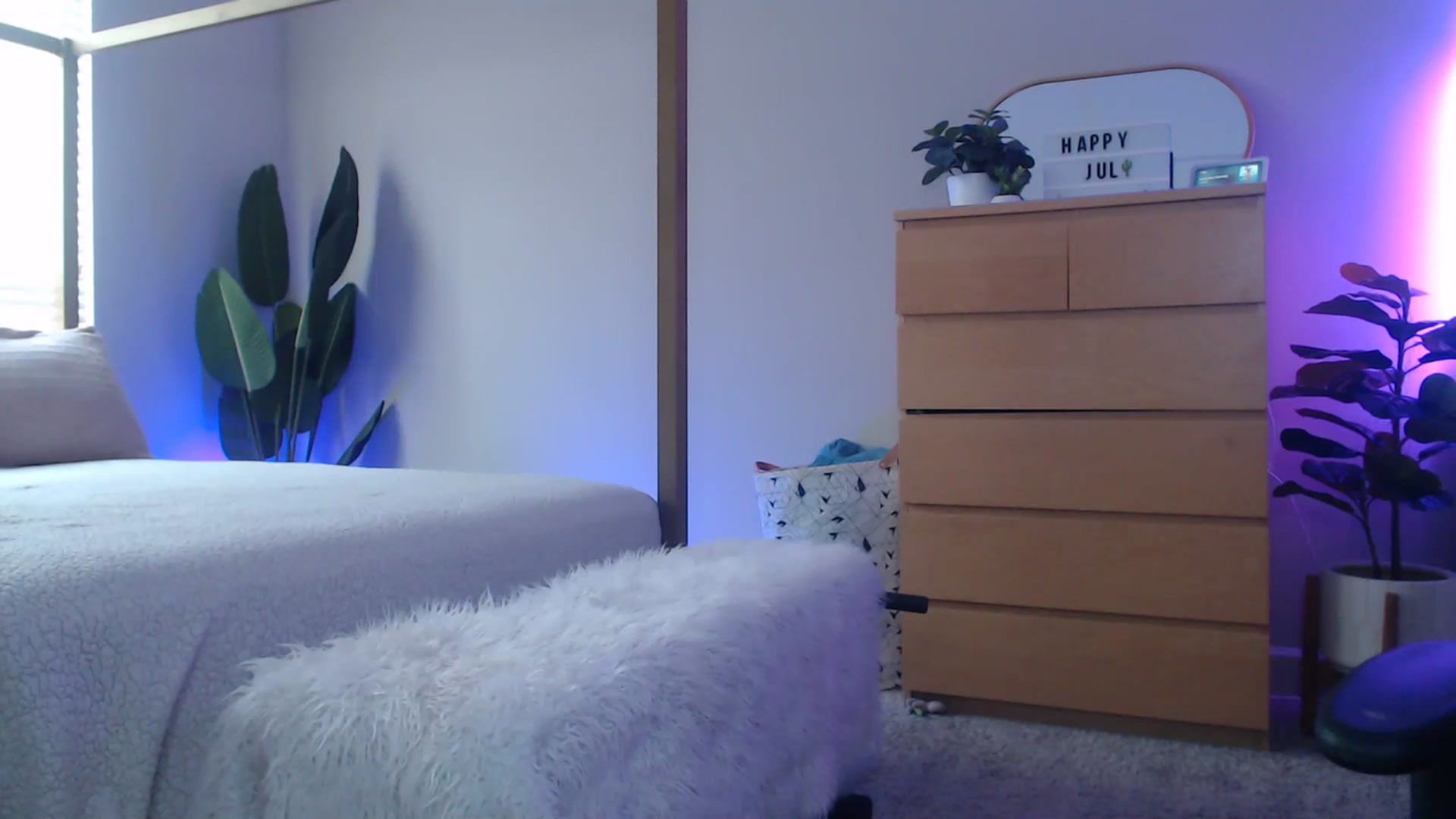 Gallery image thumbnail from Alexis_Anne's myfreecams stream on, 07/20/2023, 23:57 image 6 of 20