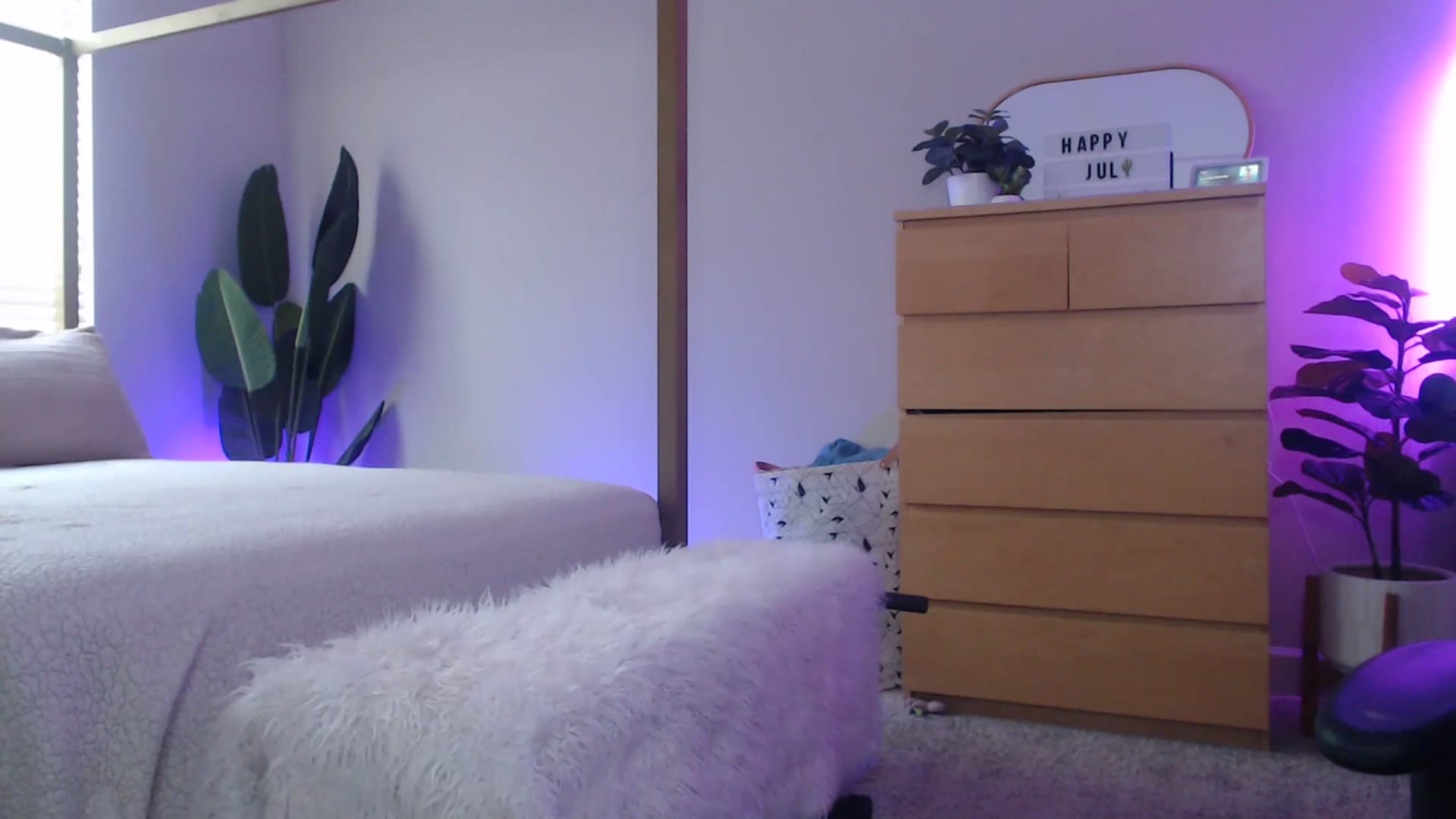 Gallery image thumbnail from Alexis_Anne's myfreecams stream on, 07/20/2023, 23:57 image 8 of 20