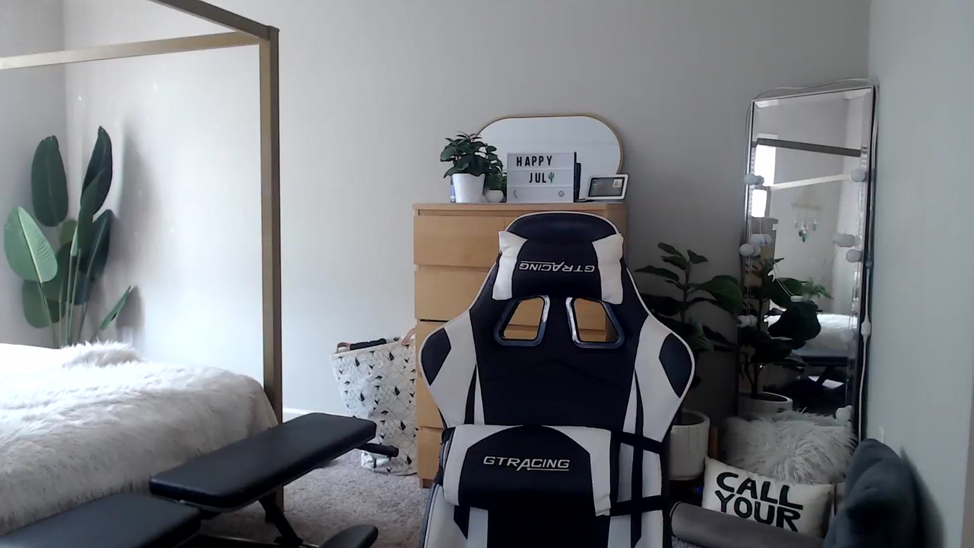 Gallery image thumbnail from Alexis_Anne's myfreecams stream on, 07/24/2023, 19:33 image 4 of 20