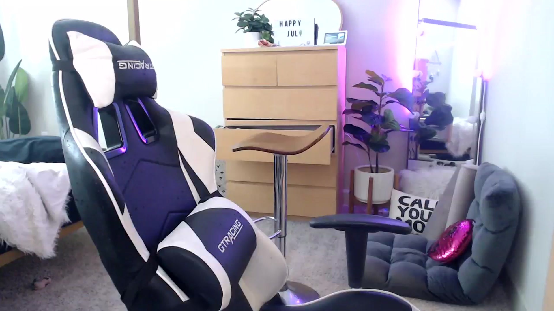 Gallery image thumbnail from Alexis_Anne's myfreecams stream on, 07/30/2023, 20:30 image 5 of 20
