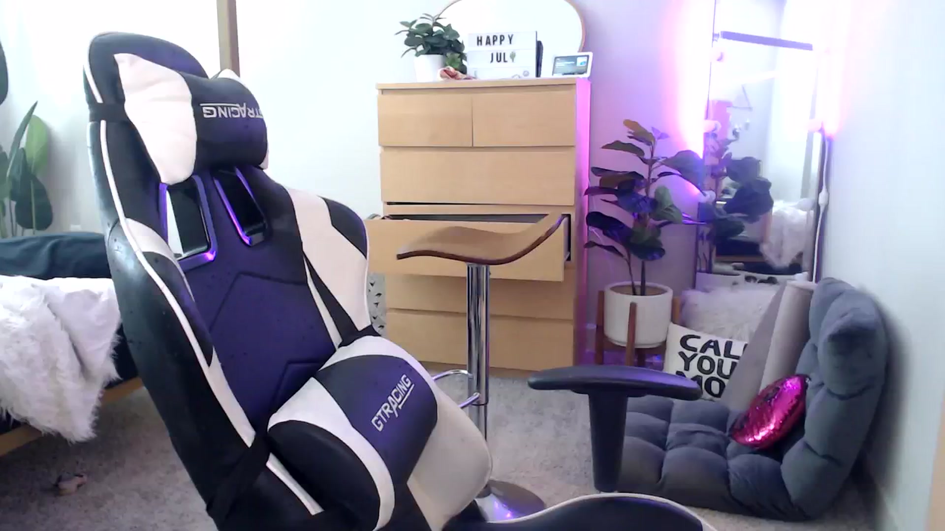Gallery image thumbnail from Alexis_Anne's myfreecams stream on, 07/30/2023, 20:30 image 6 of 20