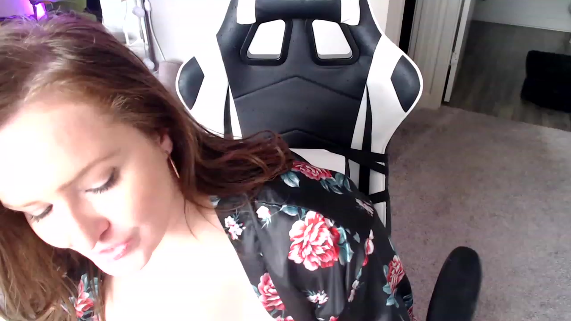 Gallery image thumbnail from Alexis_Anne's myfreecams stream on, 08/05/2023, 24:29 image 5 of 20