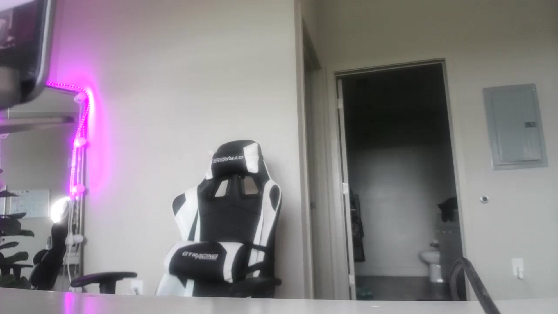 Gallery image thumbnail from Alexis_Anne's myfreecams stream on, 08/29/2023, 17:26 image 16 of 20