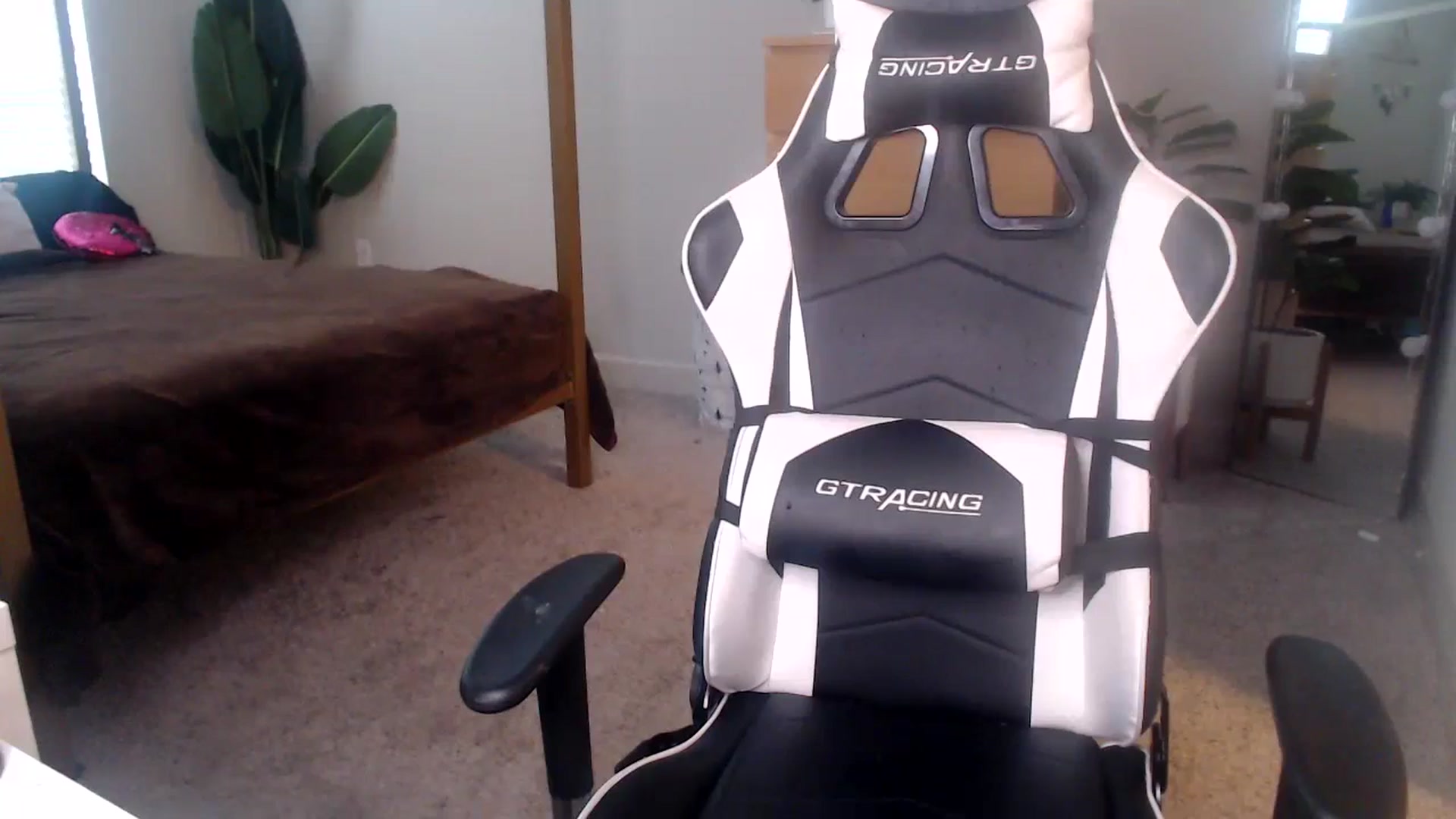 Gallery image thumbnail from Alexis_Anne's myfreecams stream on, 10/08/2023, 21:21 image 9 of 20