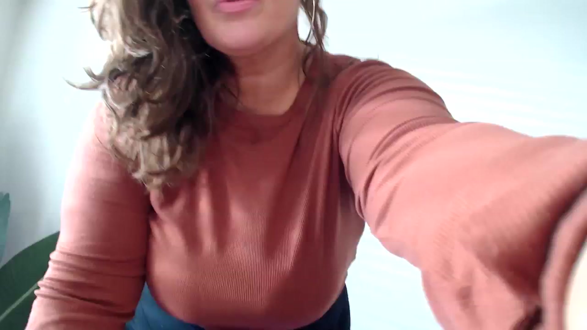 Gallery image thumbnail from Alexis_Anne's myfreecams stream on, 11/04/2023, 21:57 image 12 of 20