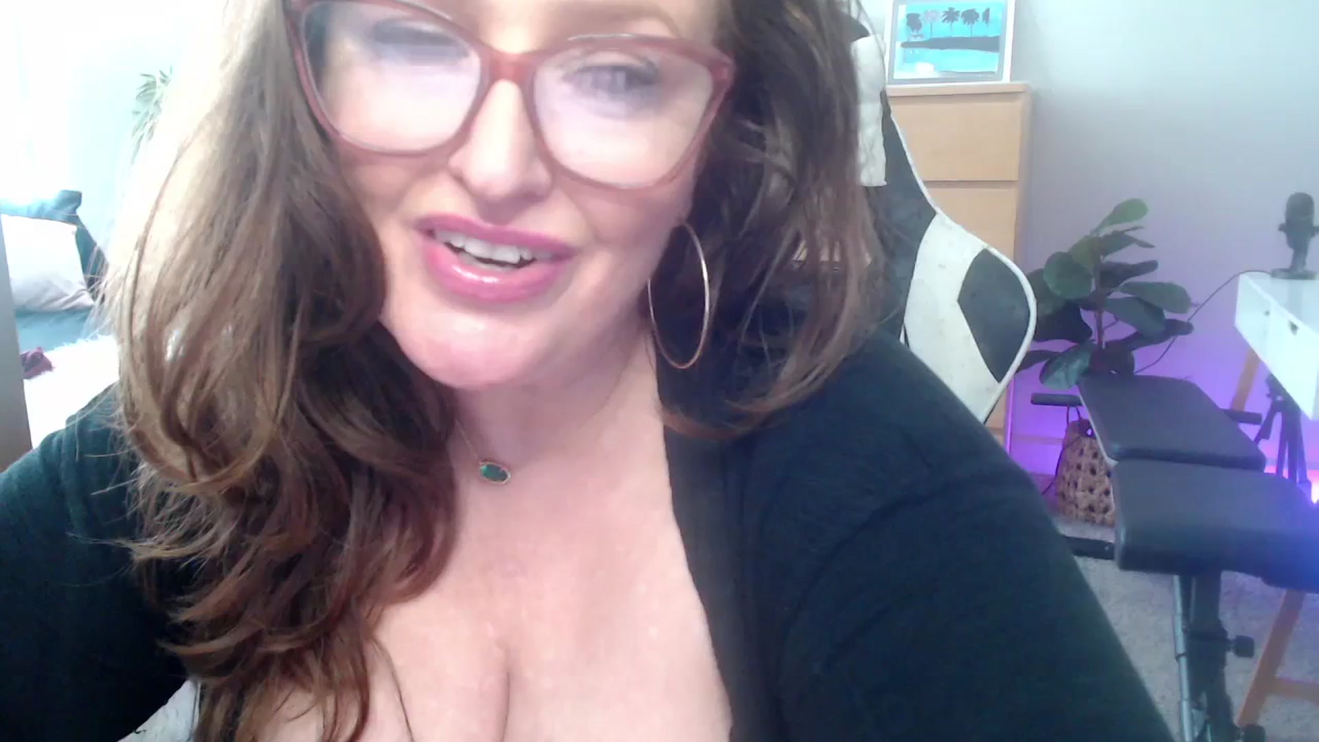 Gallery image thumbnail from Alexis_Anne's myfreecams stream on, 02/06/2024, 21:24 image 16 of 20