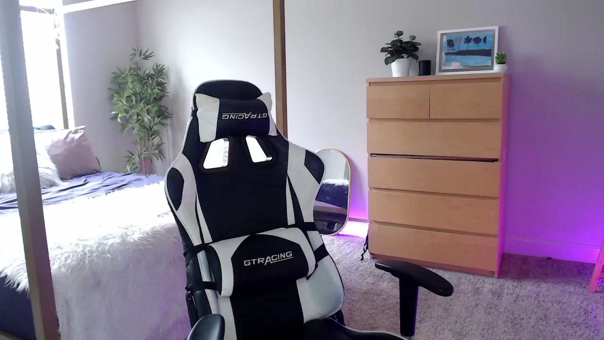 Gallery image thumbnail from Alexis_Anne's myfreecams stream on, 03/05/2024, 18:00 image 6 of 20