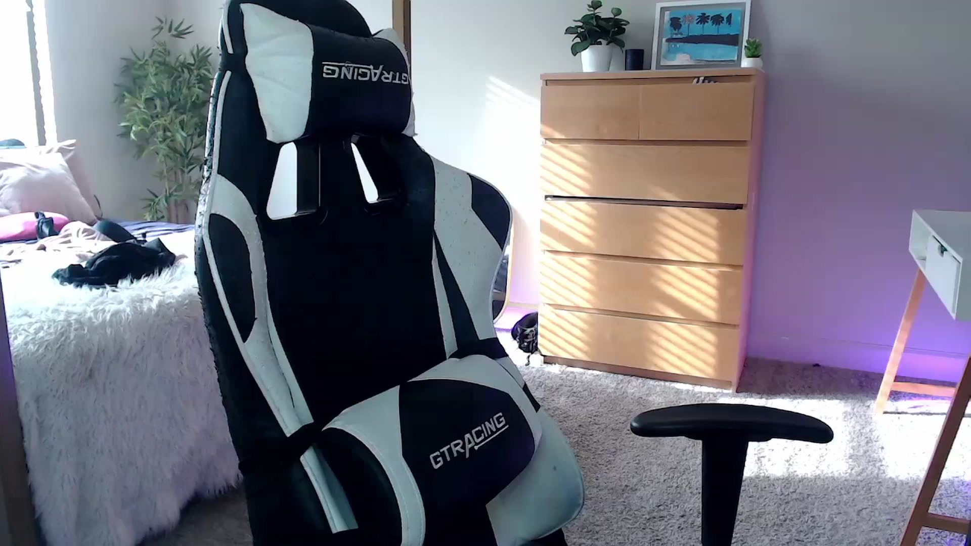 Gallery image thumbnail from Alexis_Anne's myfreecams stream on, 03/05/2024, 21:40 image 12 of 20