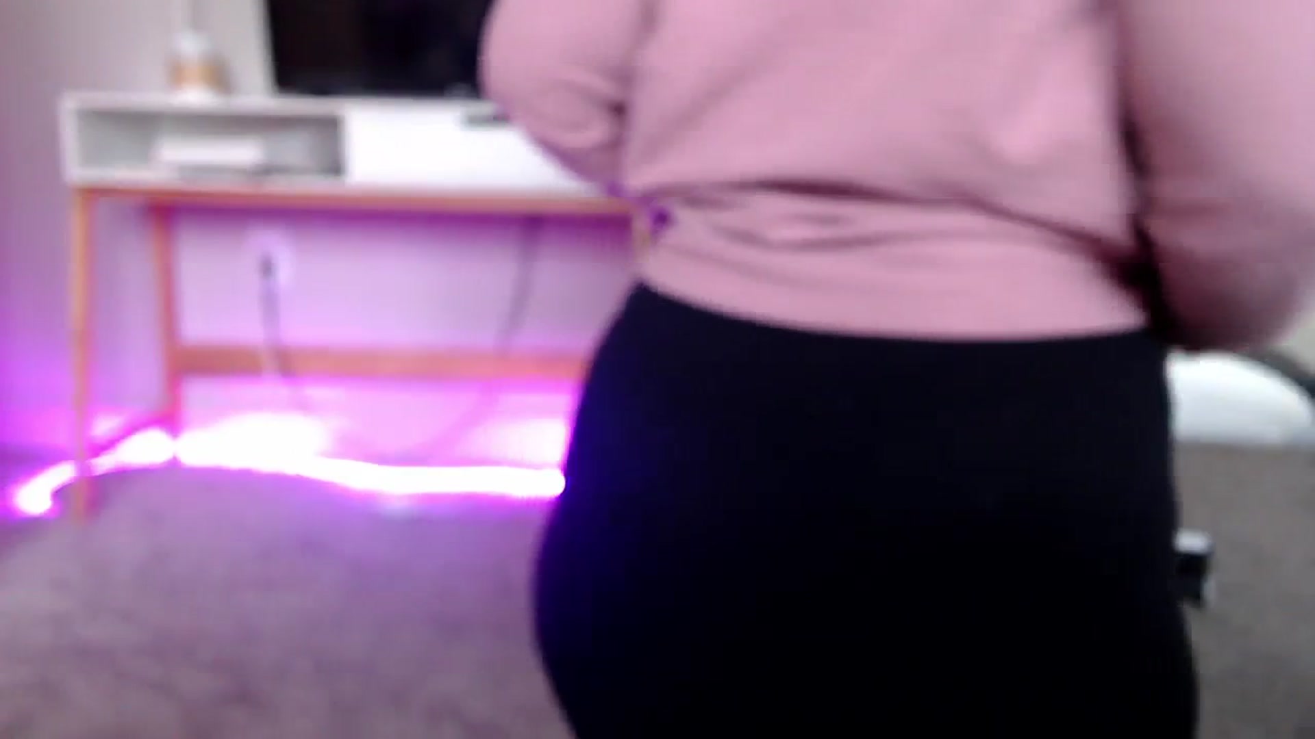 Gallery image thumbnail from Alexis_Anne's myfreecams stream on, 03/08/2024, 18:31 image 11 of 20