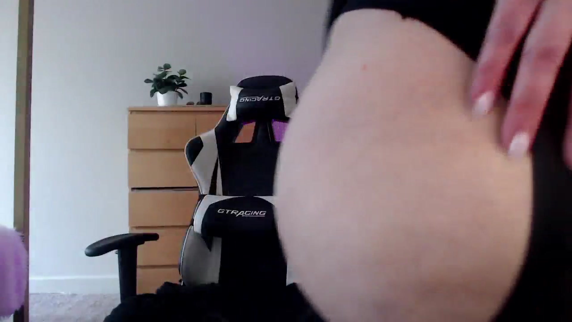 Gallery image thumbnail from Alexis_Anne's myfreecams stream on, 03/15/2024, 19:15 image 2 of 20