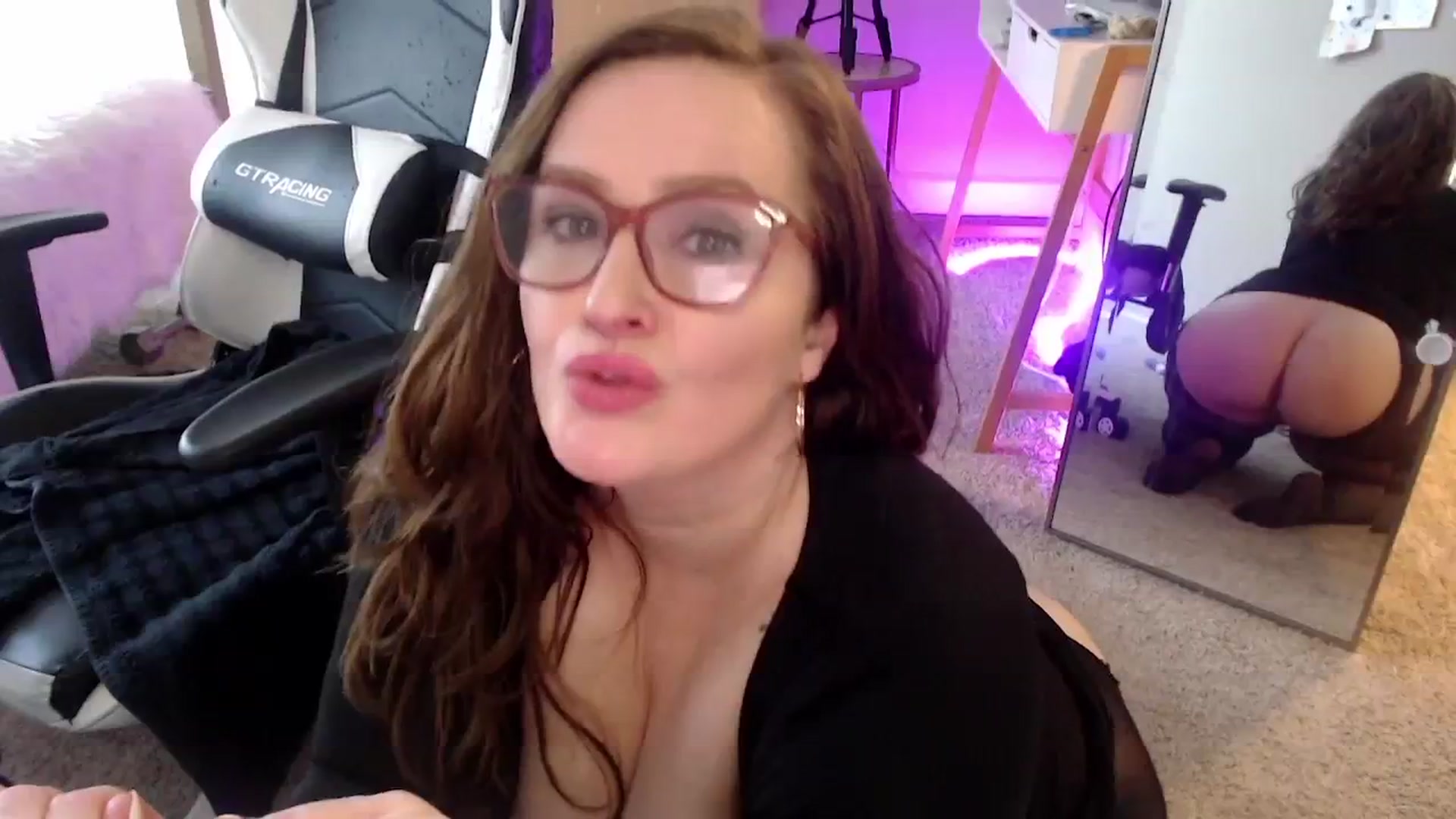 Gallery image thumbnail from Alexis_Anne's myfreecams stream on, 03/15/2024, 19:15 image 9 of 20