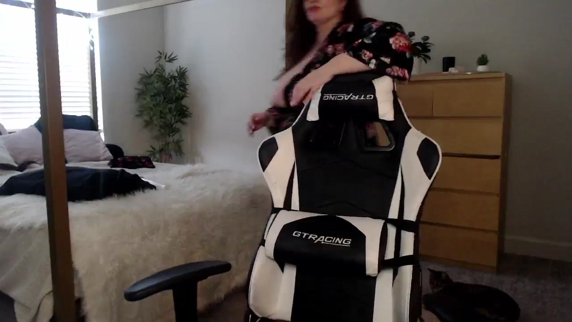 Gallery image thumbnail from Alexis_Anne's myfreecams stream on, 03/22/2024, 21:48 image 12 of 20