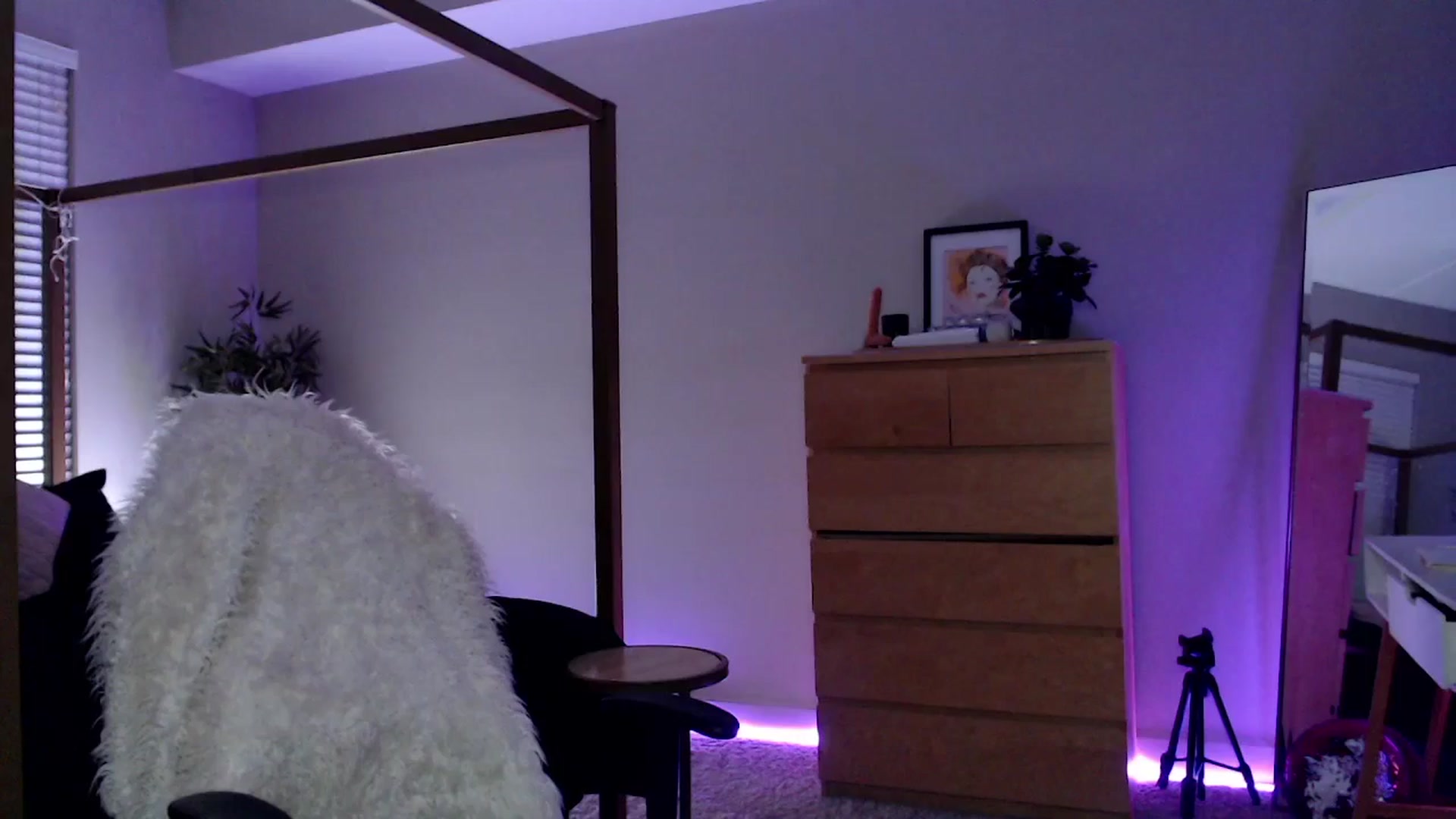 Gallery image thumbnail from Alexis_Anne's myfreecams stream on, 04/28/2024, 01:53 image 3 of 20