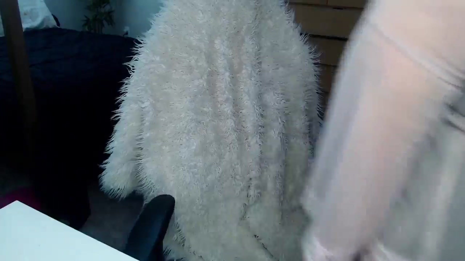 Gallery image thumbnail from Alexis_Anne's myfreecams stream on, 05/13/2024, 16:15 image 15 of 20