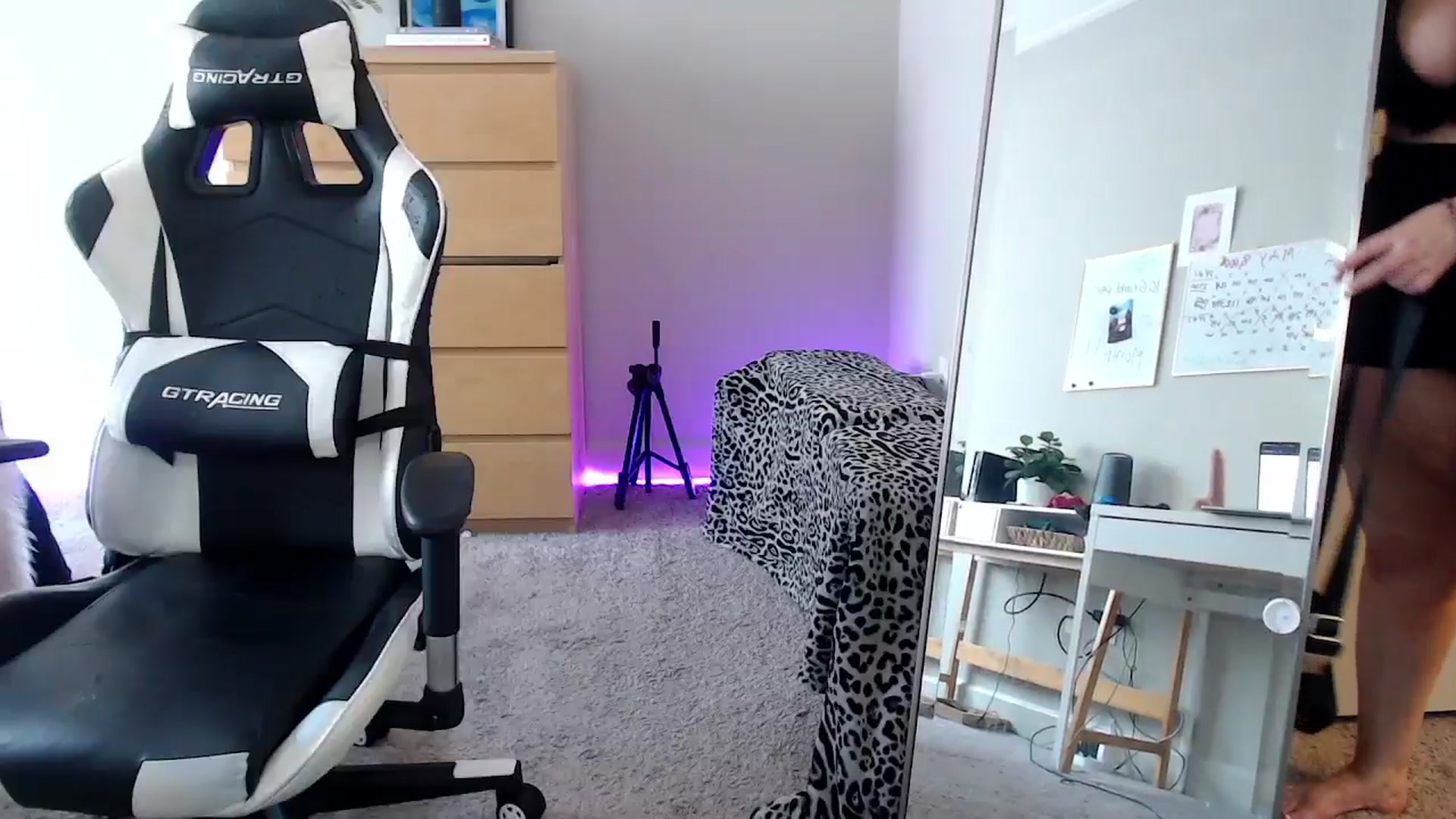 Gallery image thumbnail from Alexis_Anne's myfreecams stream on, 05/24/2024, 20:25 image 18 of 20