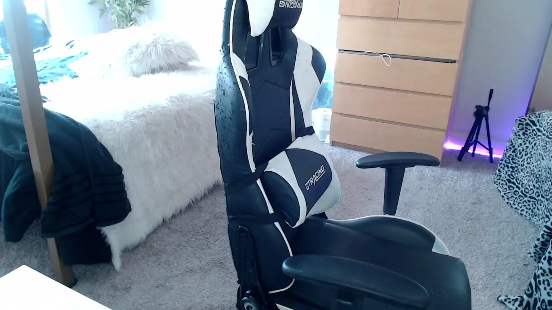 Gallery image thumbnail from Alexis_Anne's myfreecams stream on, 05/24/2024, 20:25 image 9 of 20