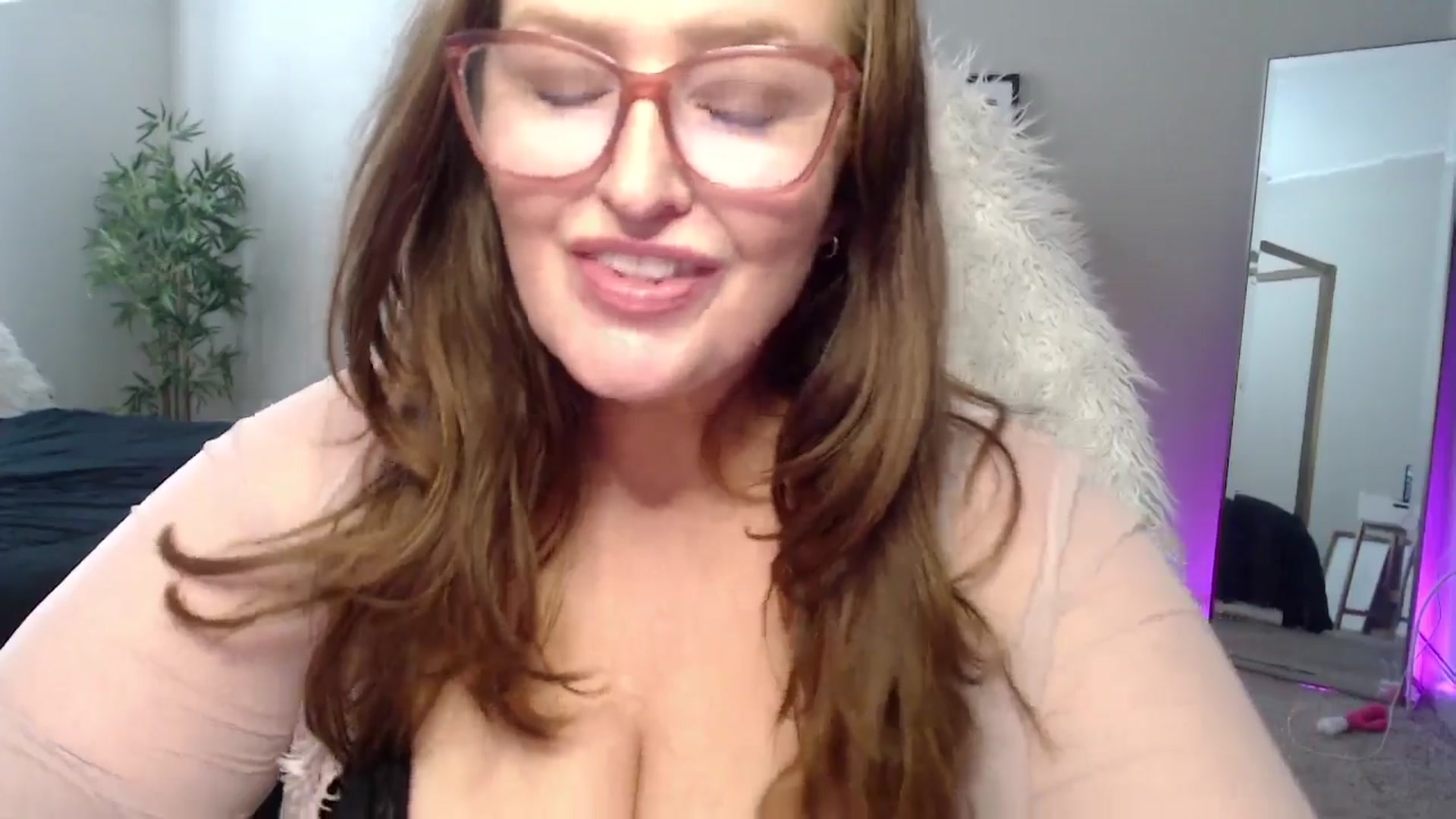 Gallery image thumbnail from Alexis_Anne's myfreecams stream on, 06/03/2024, 18:04 image 8 of 20