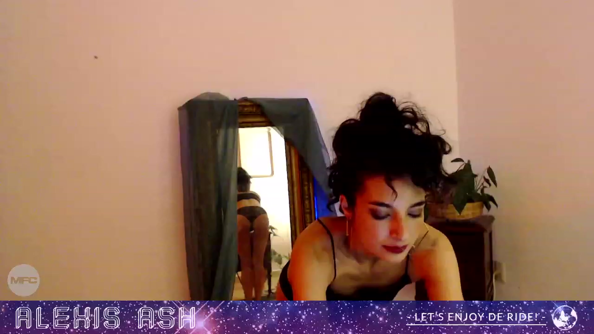 Gallery image thumbnail from Alexis_Ash's myfreecams stream on, 11/21/2022, 05:56 image 19 of 20