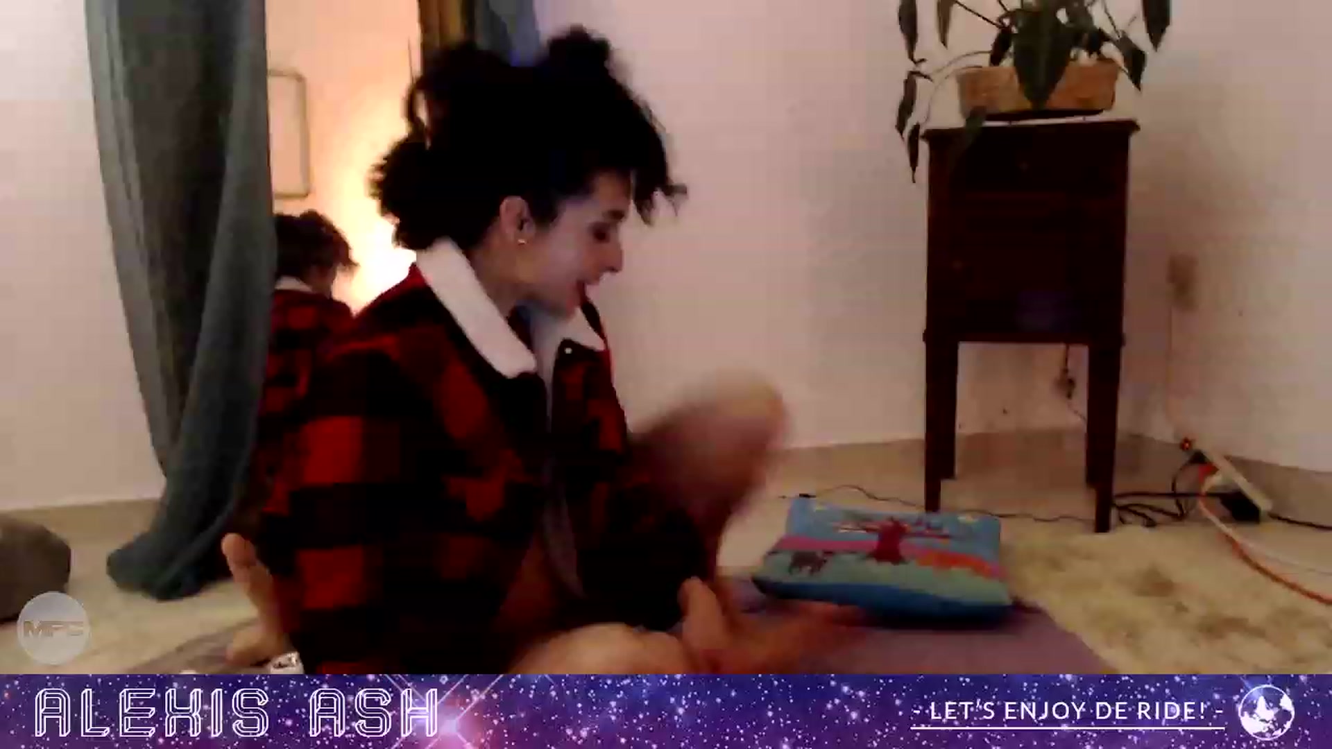 Gallery image thumbnail from Alexis_Ash's myfreecams stream on, 11/21/2022, 08:26 image 9 of 20