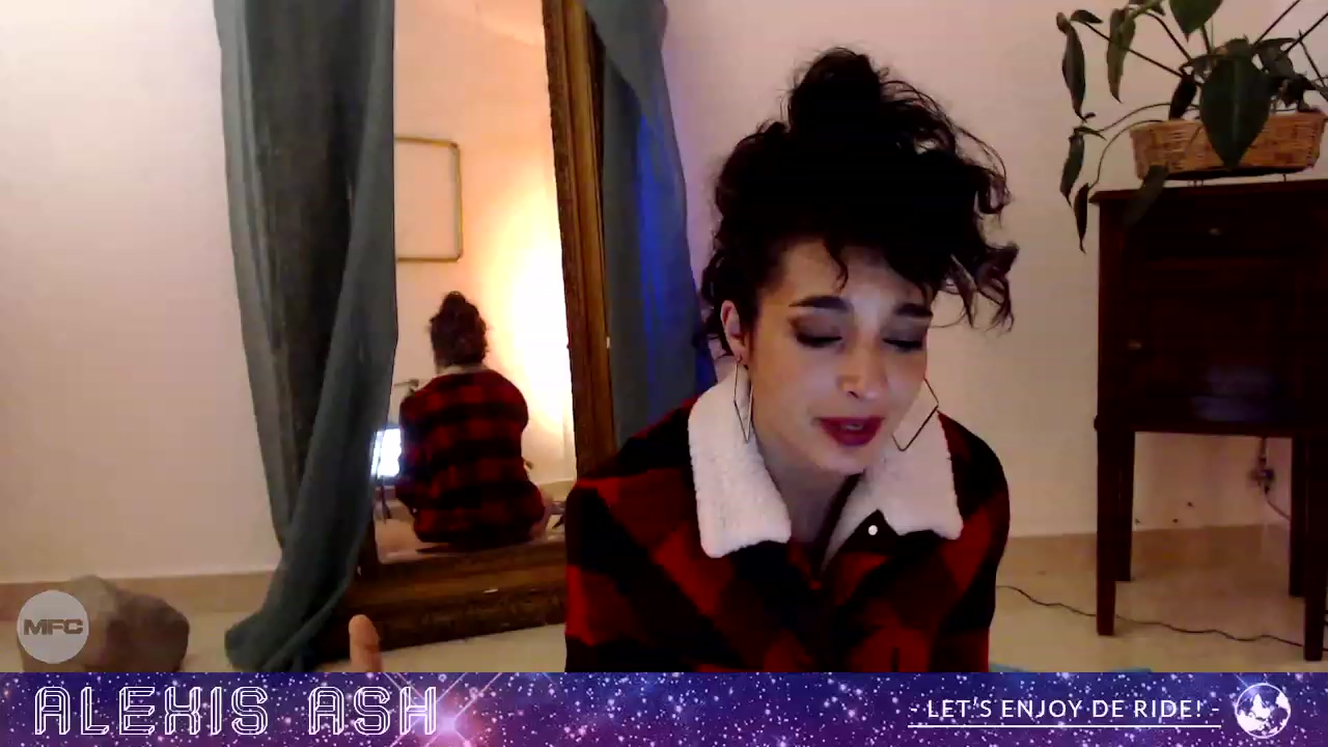 Gallery image thumbnail from Alexis_Ash's myfreecams stream on, 11/21/2022, 08:26 image 4 of 20