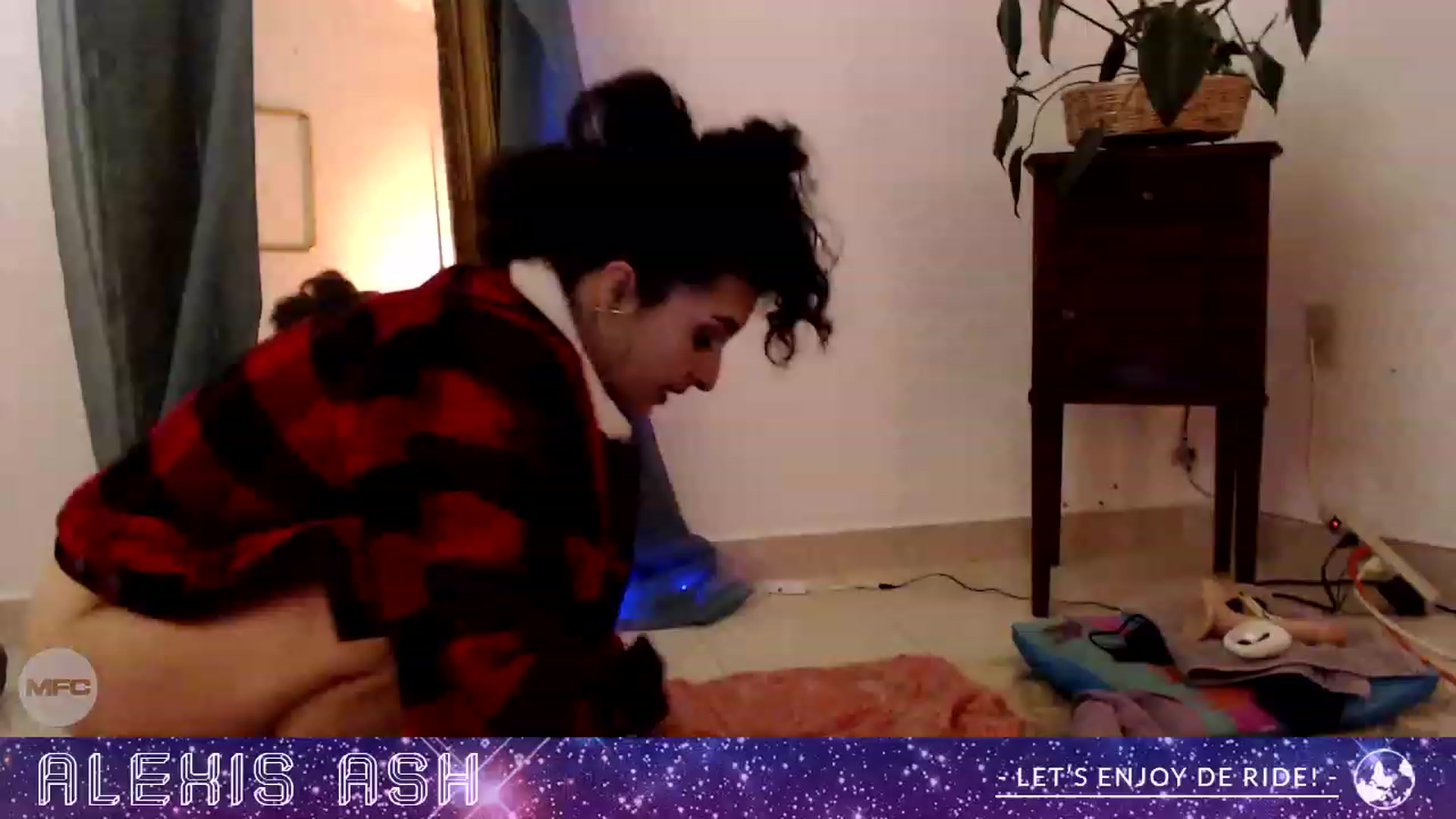 Gallery image thumbnail from Alexis_Ash's myfreecams stream on, 11/21/2022, 08:26 image 18 of 20