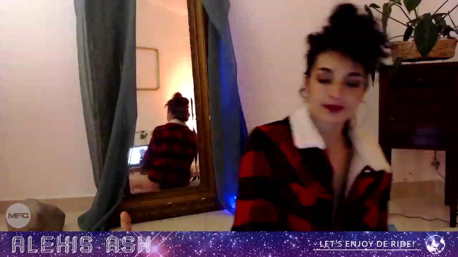 Gallery image thumbnail from Alexis_Ash's myfreecams stream on, 11/21/2022, 08:26 image 1 of 20