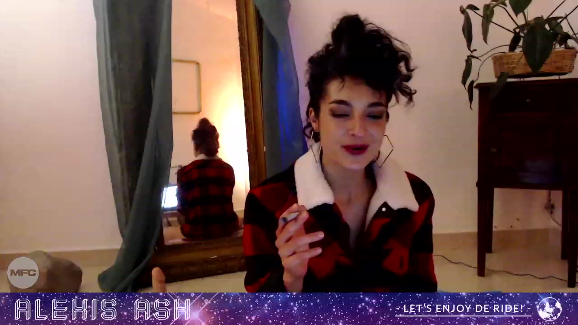 Gallery image thumbnail from Alexis_Ash's myfreecams stream on, 11/21/2022, 08:26 image 5 of 20
