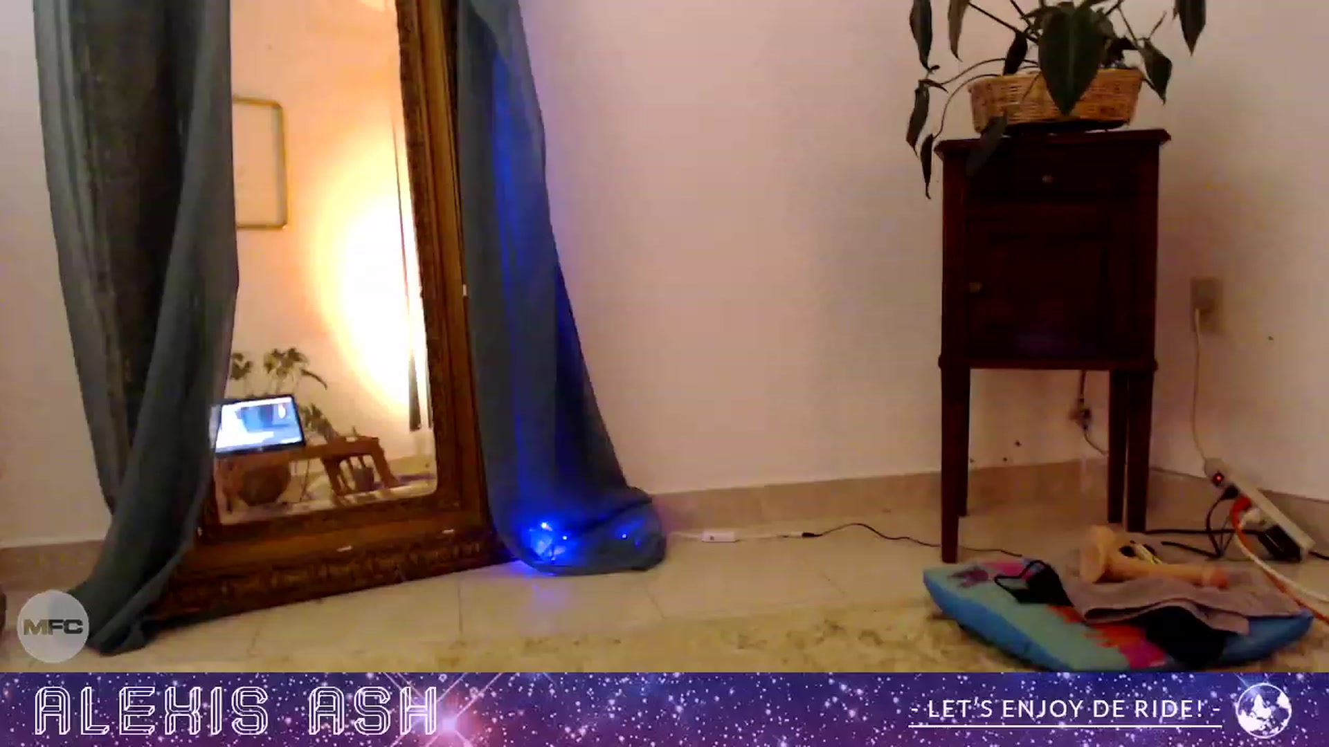 Gallery image thumbnail from Alexis_Ash's myfreecams stream on, 11/21/2022, 08:26 image 17 of 20