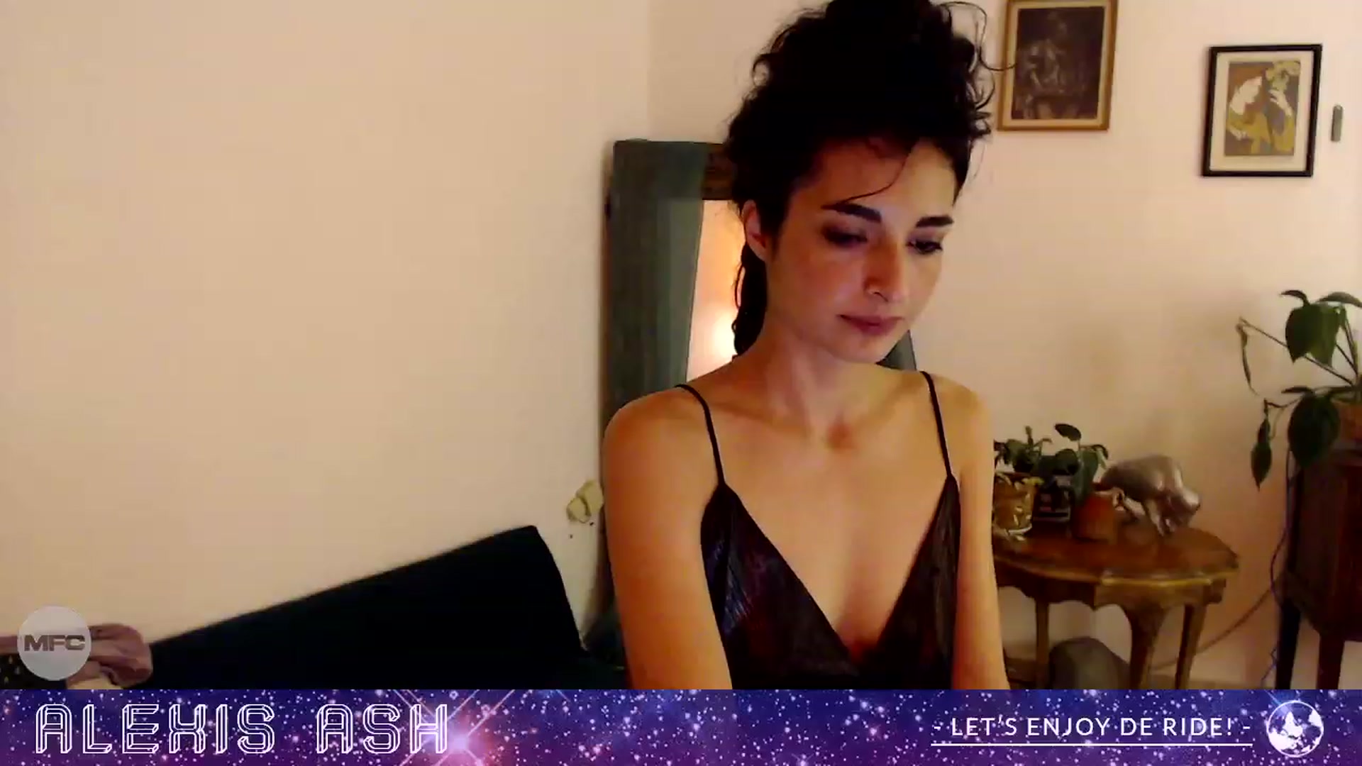 Gallery image thumbnail from Alexis_Ash's myfreecams stream on, 11/28/2022, 06:40 image 17 of 20