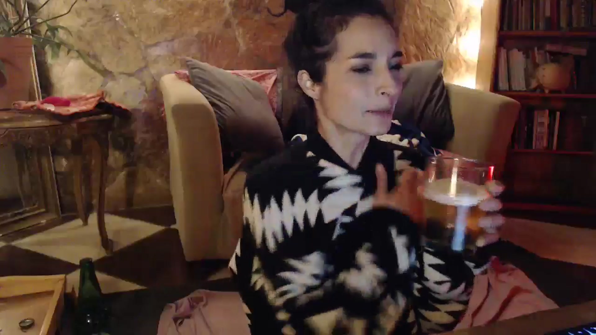 Gallery image thumbnail from Alexis_Ash's myfreecams stream on, 06/22/2024, 10:33 image 3 of 20