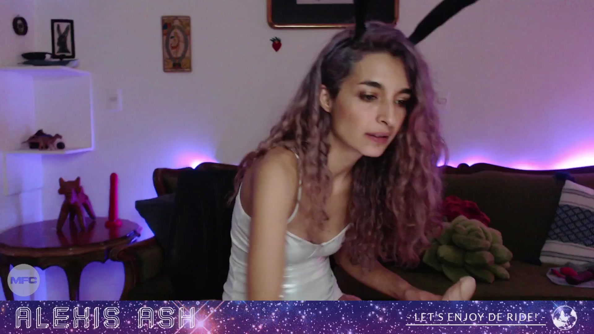 Gallery image thumbnail from Alexis_Ash's myfreecams stream on, 01/12/2026, 03:56 image 3 of 20