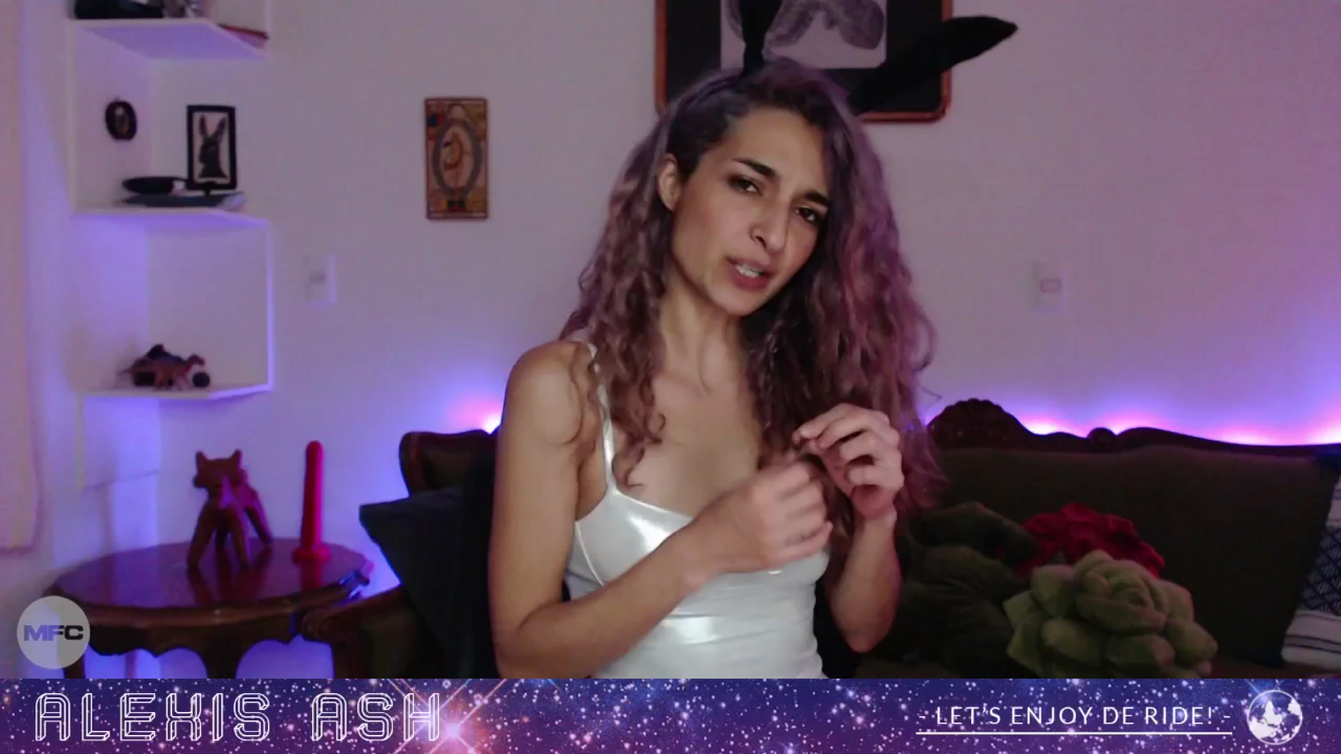 Gallery image thumbnail from Alexis_Ash's myfreecams stream on, 01/12/2026, 03:56 image 19 of 20