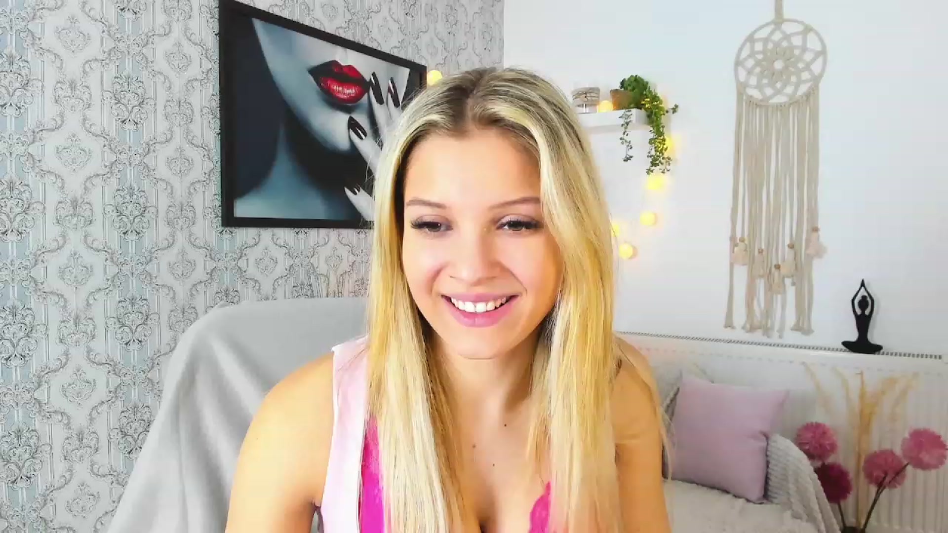 Gallery image thumbnail from Alexis_Grey18's myfreecams stream on, 01/10/2023, 20:44 image 1 of 20