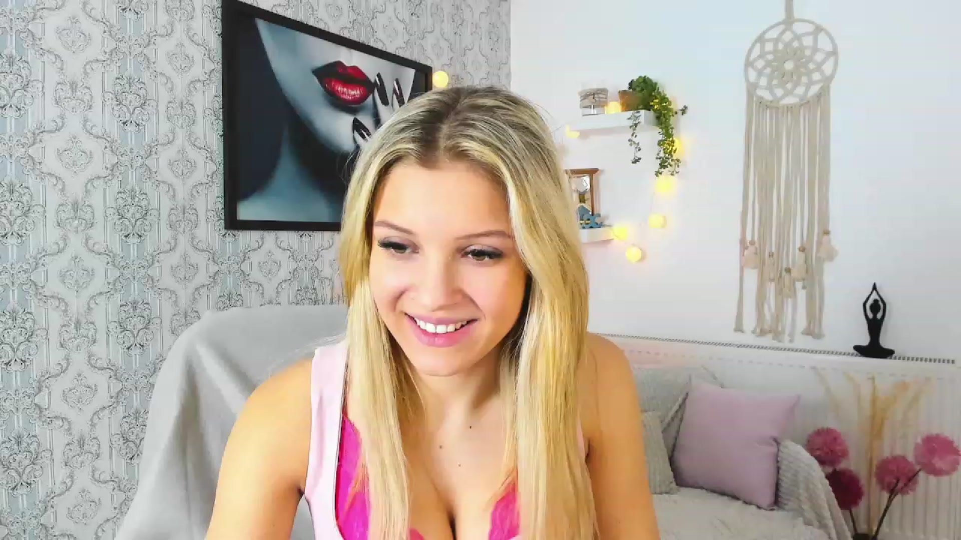 Gallery image thumbnail from Alexis_Grey18's myfreecams stream on, 01/10/2023, 20:44 image 8 of 20