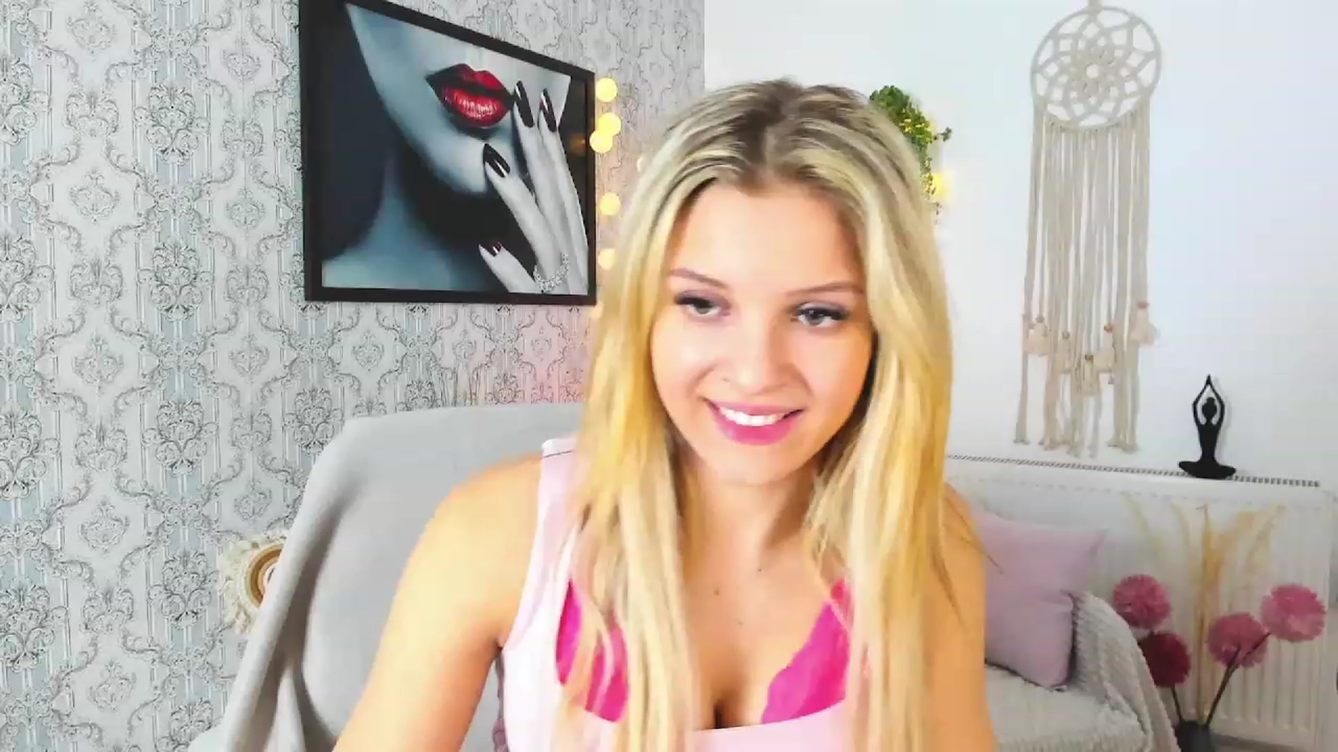 Gallery image thumbnail from Alexis_Grey18's myfreecams stream on, 01/11/2023, 24:05 image 16 of 20
