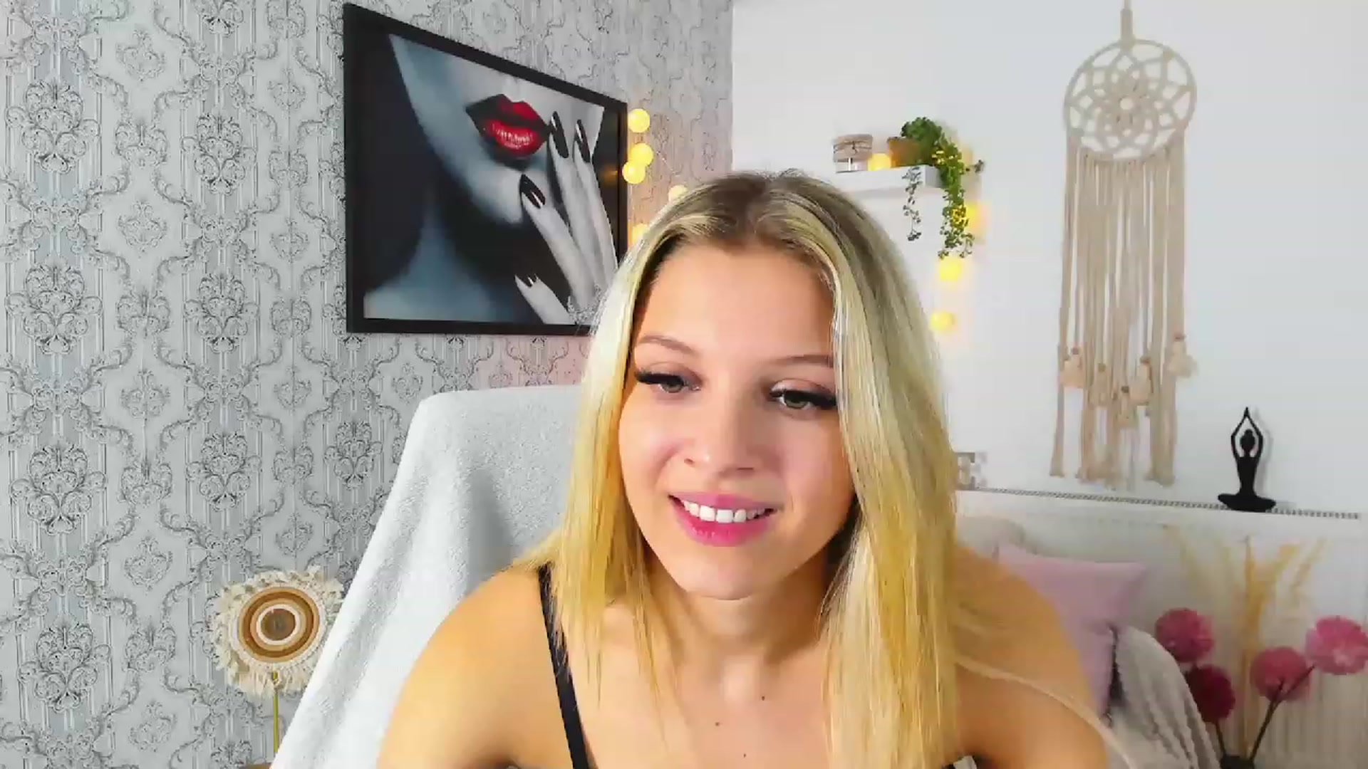Gallery image thumbnail from Alexis_Grey18's myfreecams stream on, 01/14/2023, 01:03 image 18 of 20