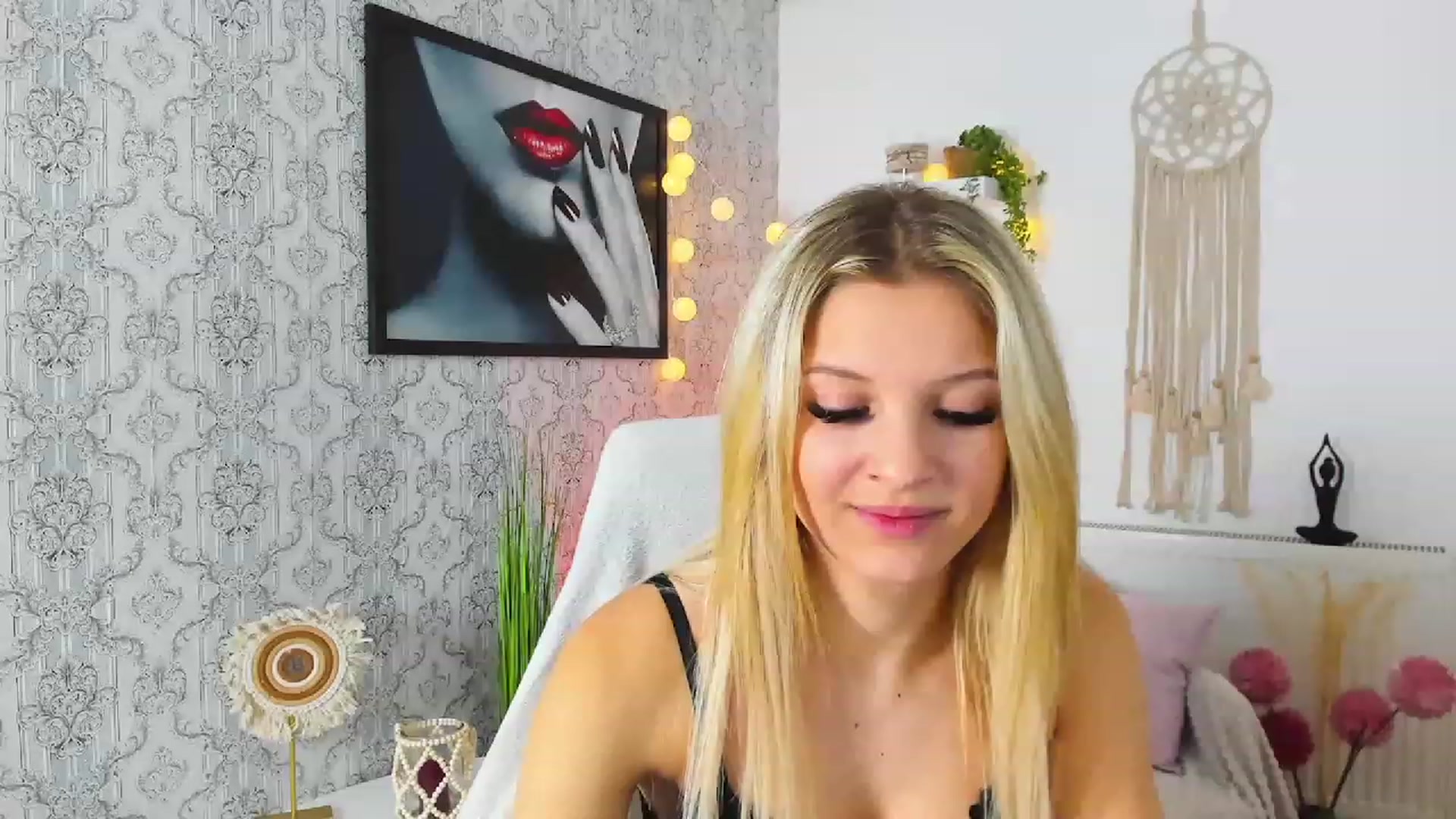 Gallery image thumbnail from Alexis_Grey18's myfreecams stream on, 01/14/2023, 01:03 image 13 of 20