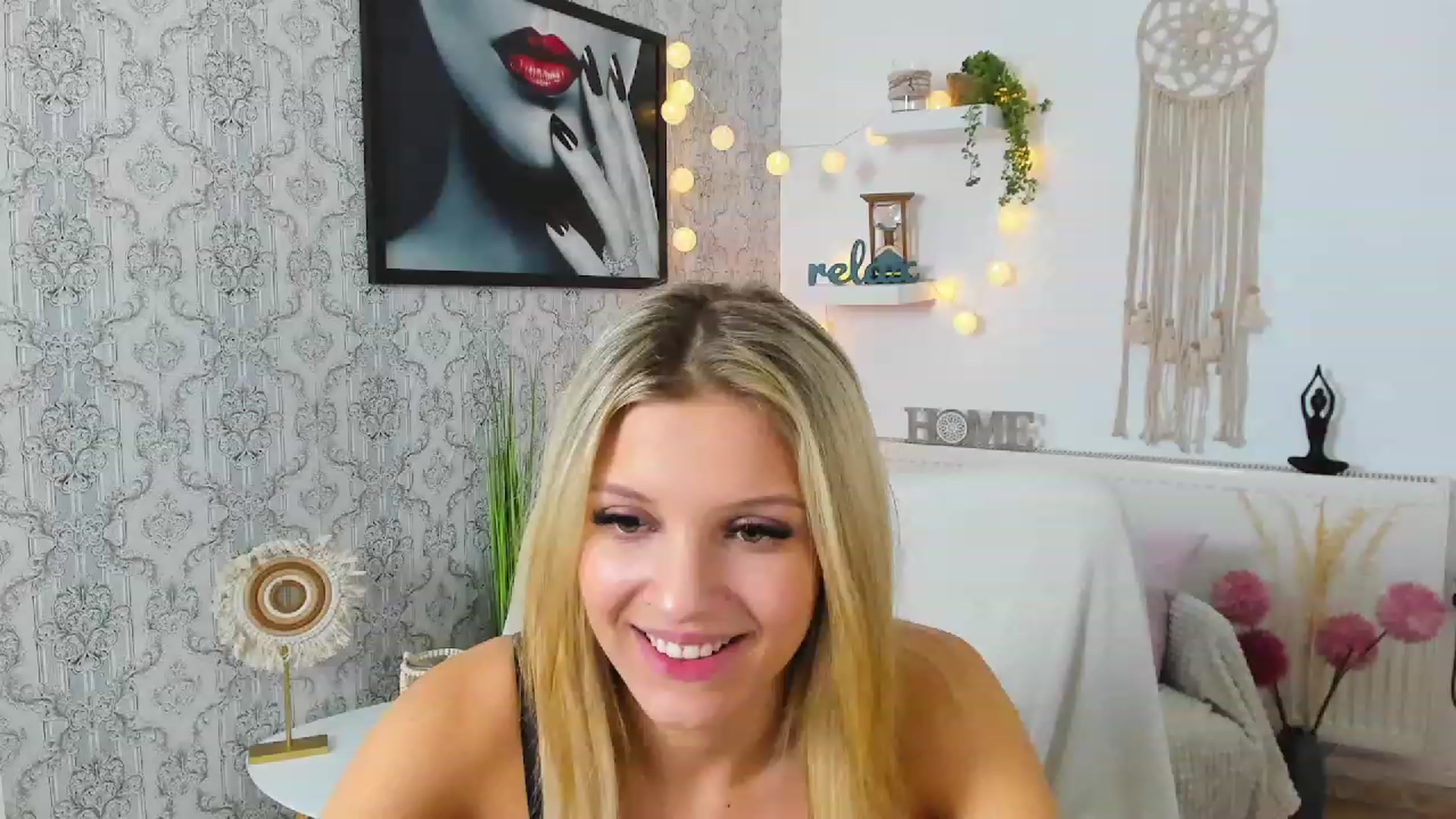 Gallery image thumbnail from Alexis_Grey18's myfreecams stream on, 01/20/2023, 01:22 image 10 of 20